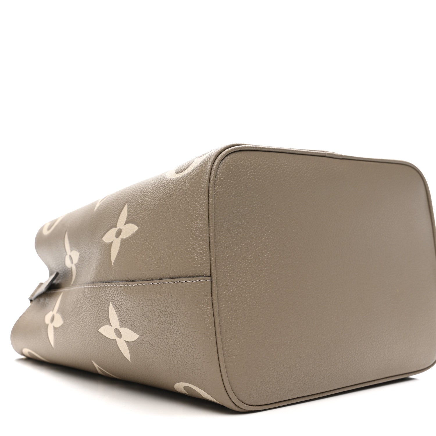 Louis Vuitton Empreinte Monogram Giant Neonoe MM Tourterelle Creme