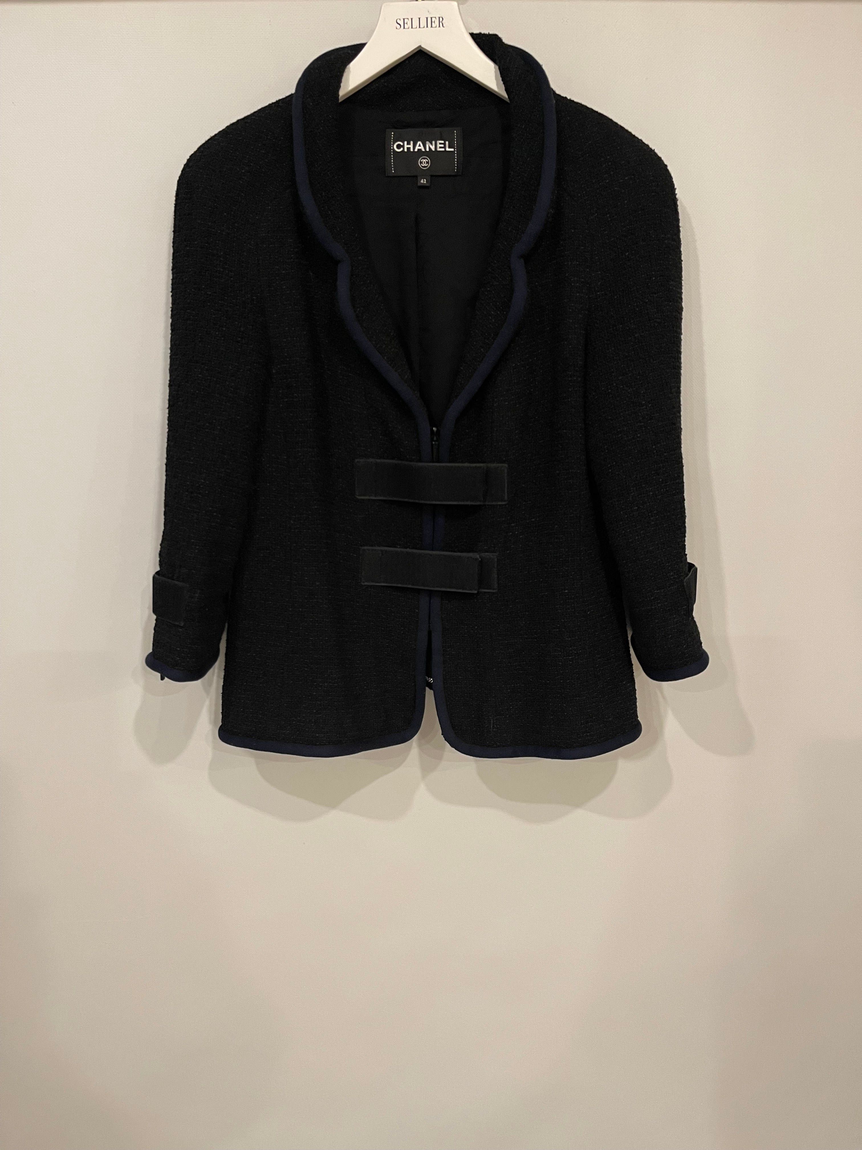 Chanel Spring 2017 Runway Black Tweed Jacket with Velcro and Navy Details Size FR 42 (UK 14)