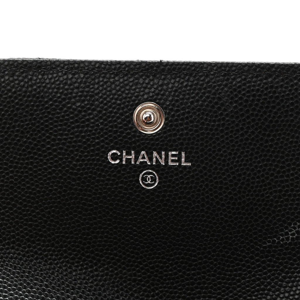 Caviar Quilted Chanel 19 Flap Wallet Black White