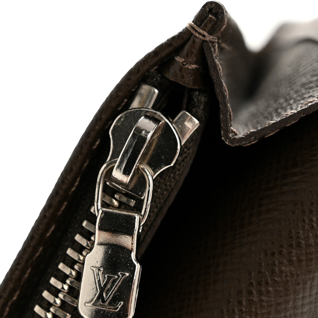 Louis Vuitton Taiga Brazza Wallet Grizzli