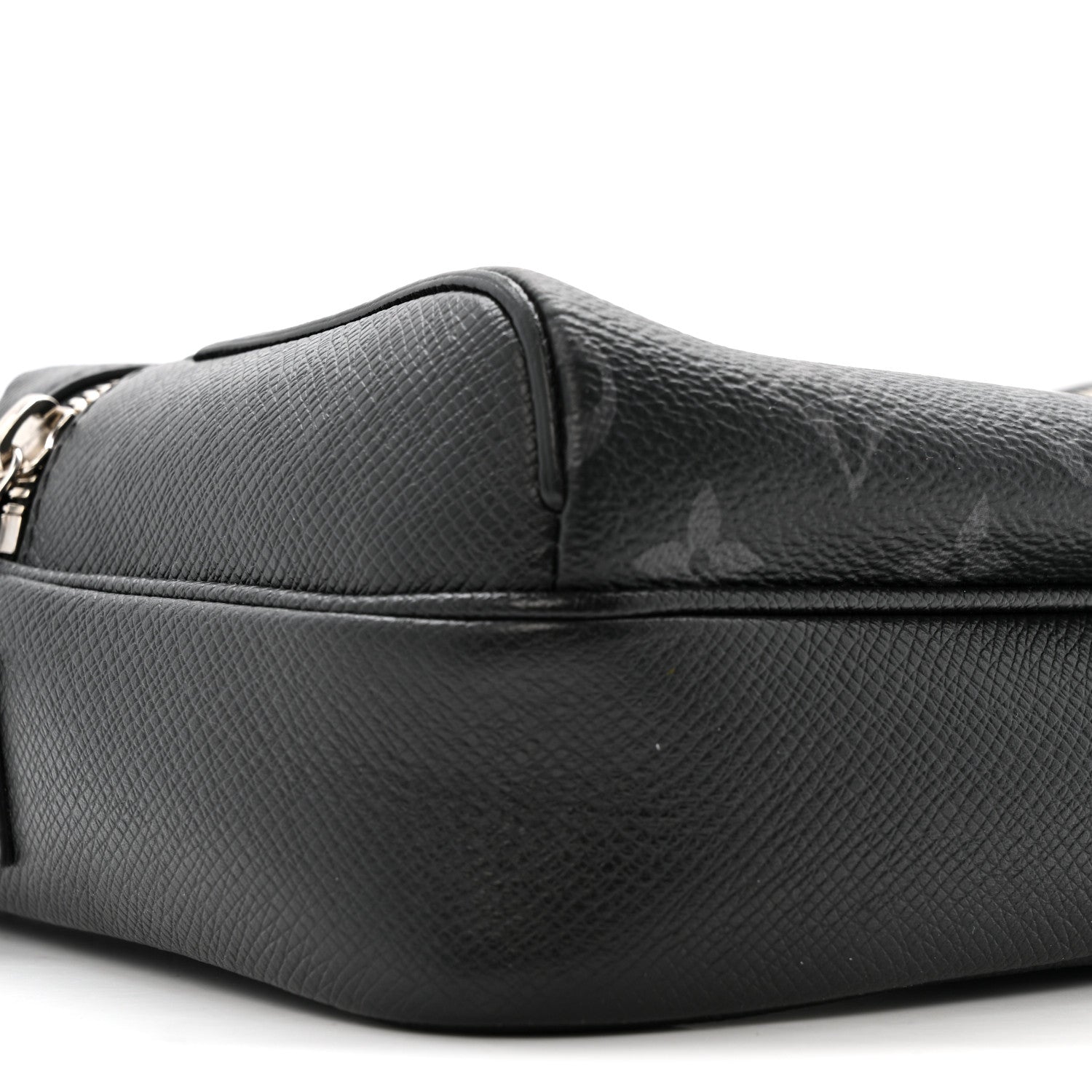 Louis Vuitton Taiga Monogram Eclipse Outdoor Messenger Black