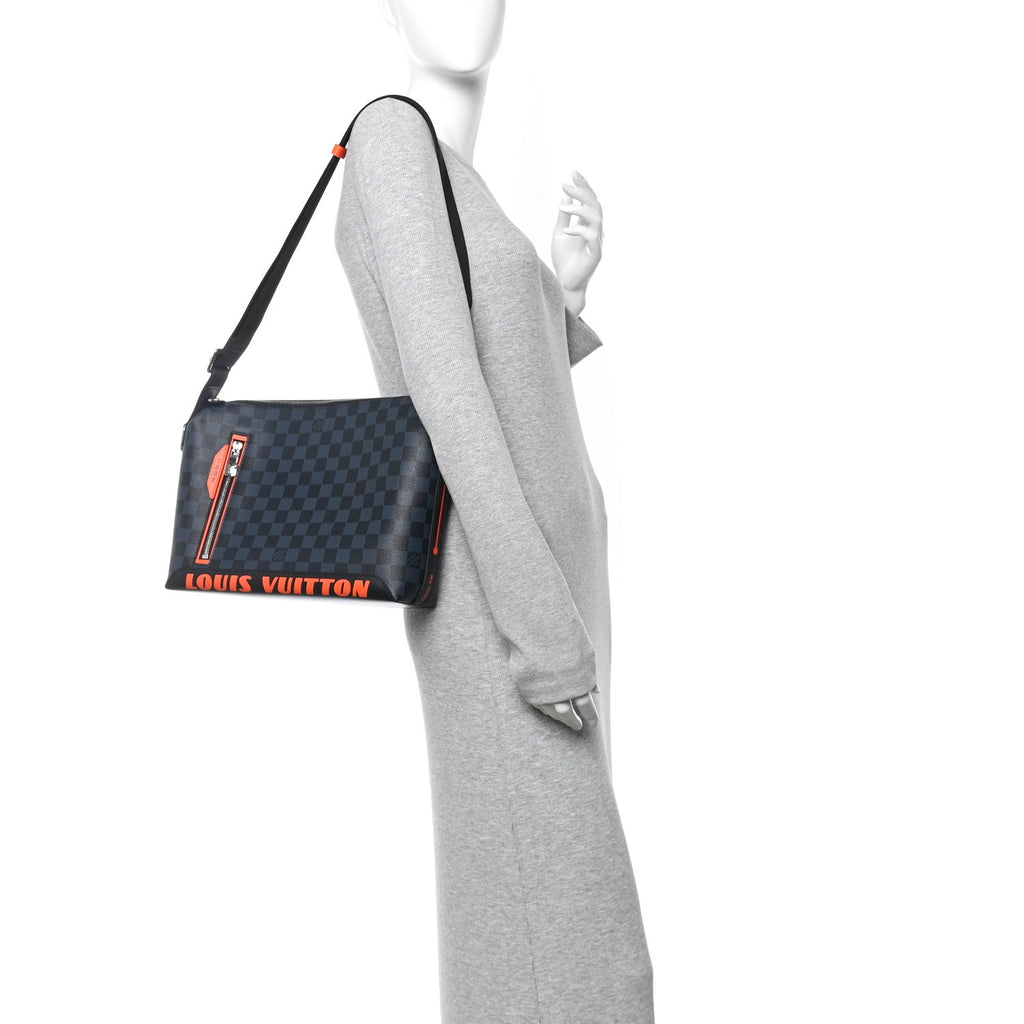 Louis Vuitton Damier Cobalt Race Discovery Messenger