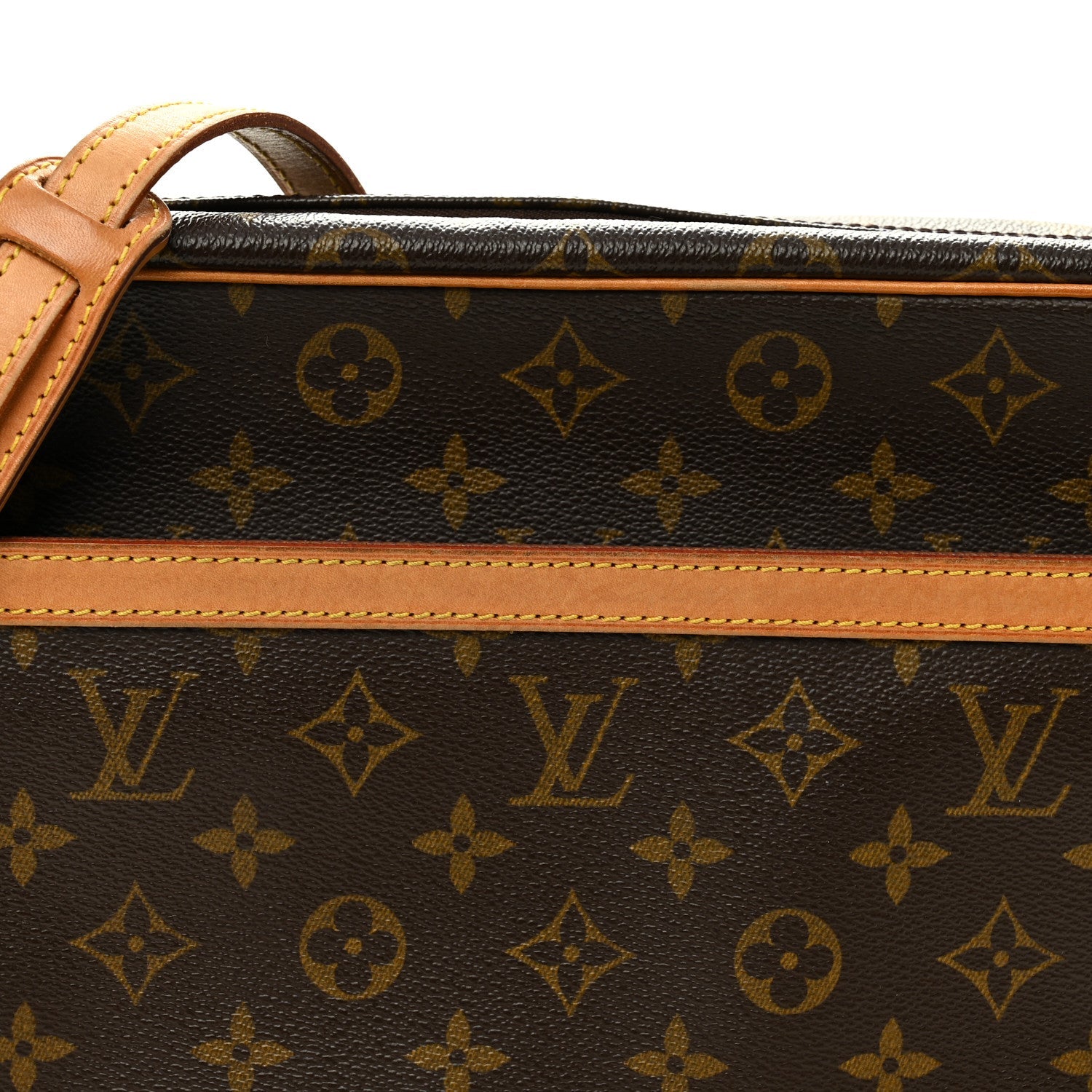 Louis Vuitton Monogram Trocadero 30