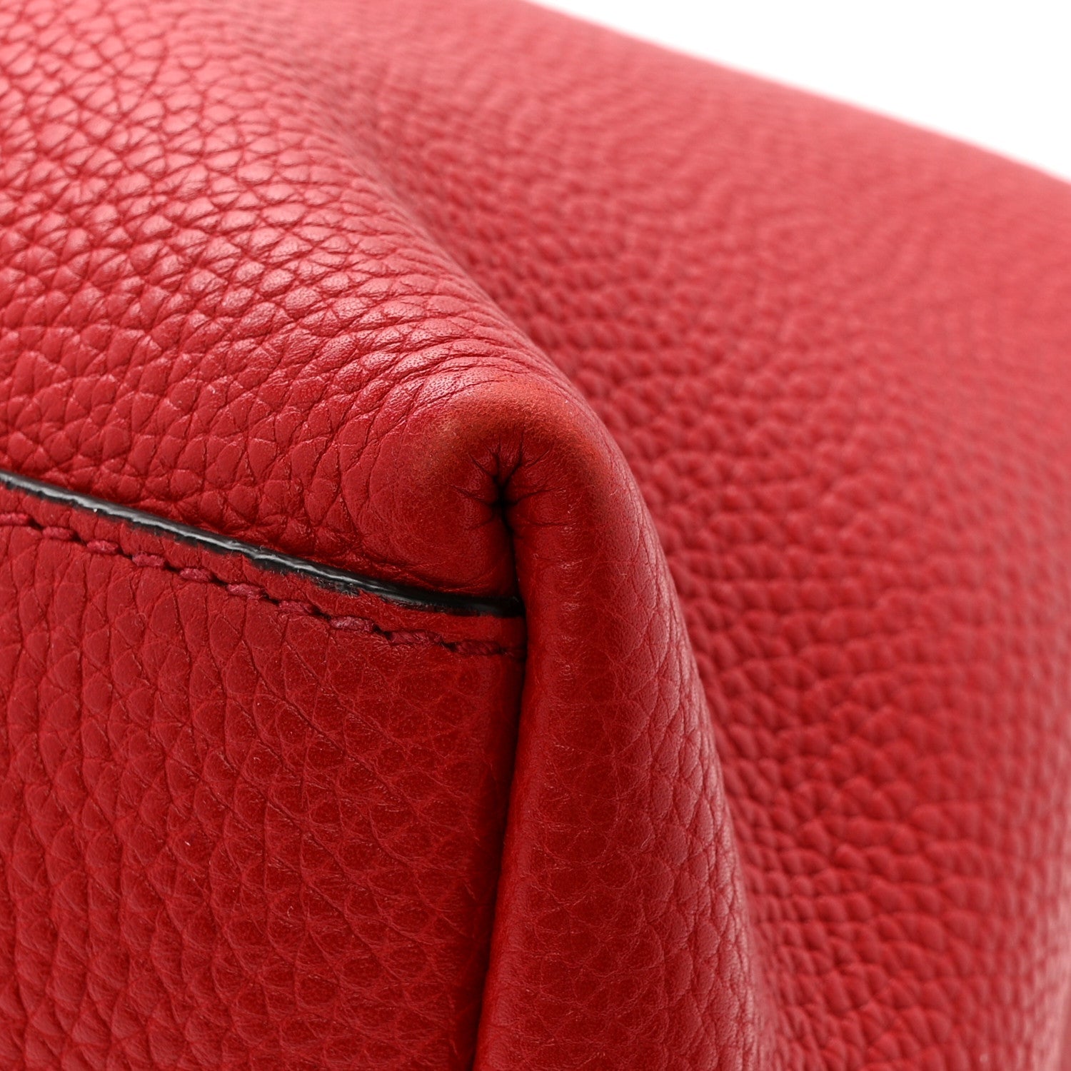 Gucci Pebbled Calfskin Medium Soho Chain Shoulder Bag Tabasco Red
