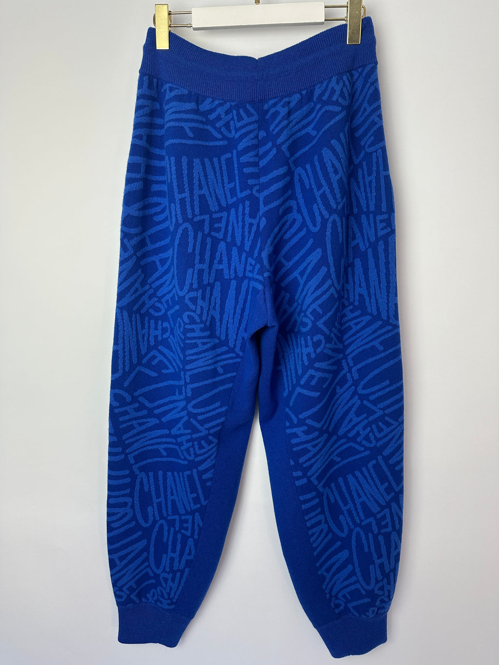Chanel 21N Electric Blue Cashmere Jogging Bottom with Logo Detail Size FR 44 (UK 14) RRP £2,370