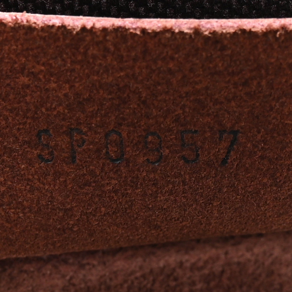 Louis Vuitton Taiga Kendall GM Acajou