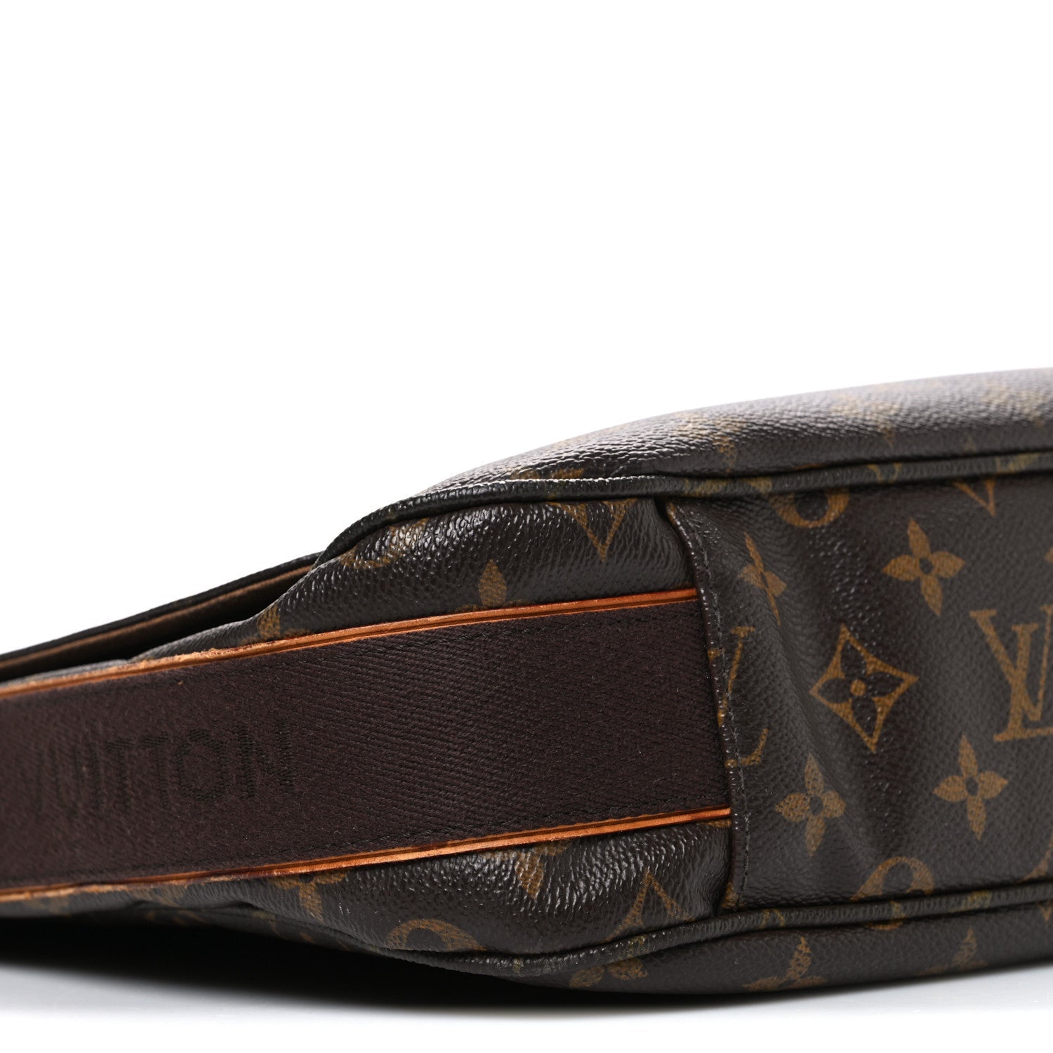 Louis Vuitton Monogram Beaubourg MM Messenger Bag