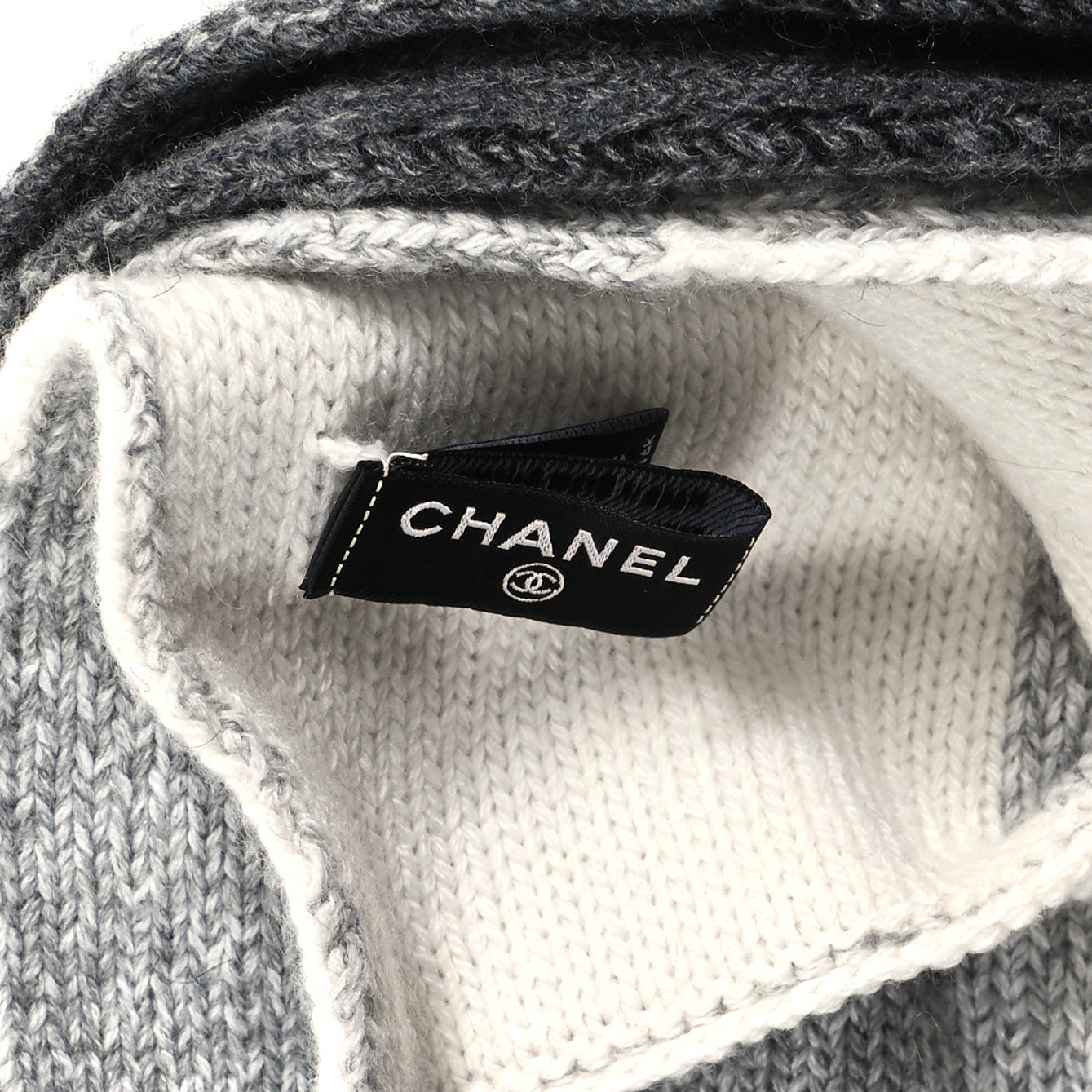Cashmere Plaid CC Scarf Grey