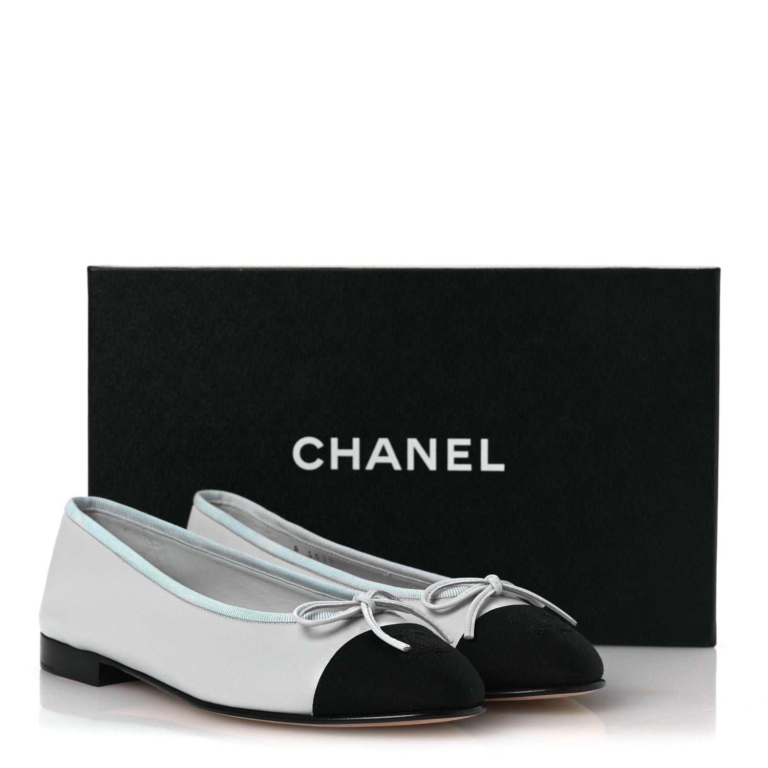 Lambskin Grosgrain Cap Toe CC Ballerina Flats 37 Light Blue Black