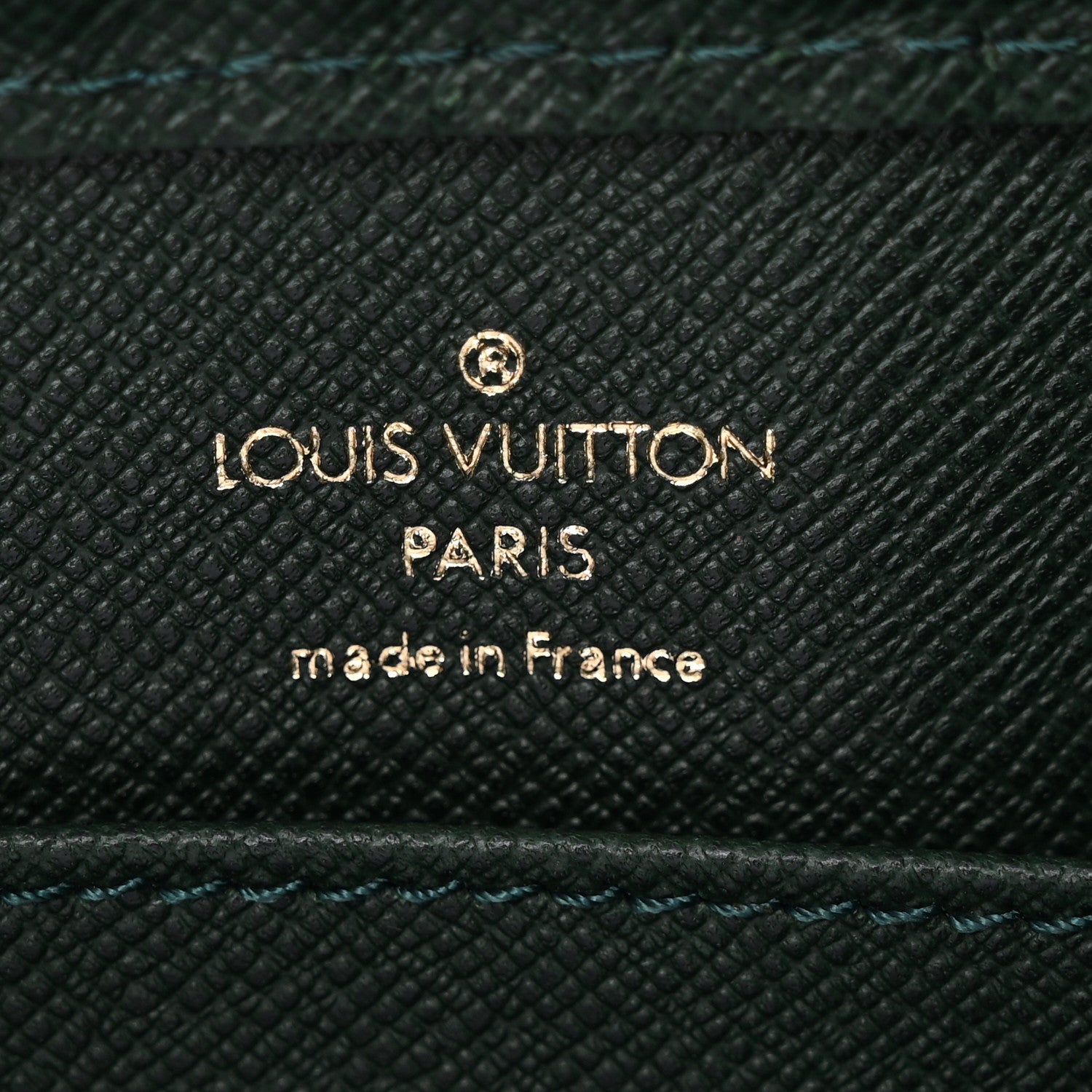 Louis Vuitton Taiga Baikal Pochette Epicea
