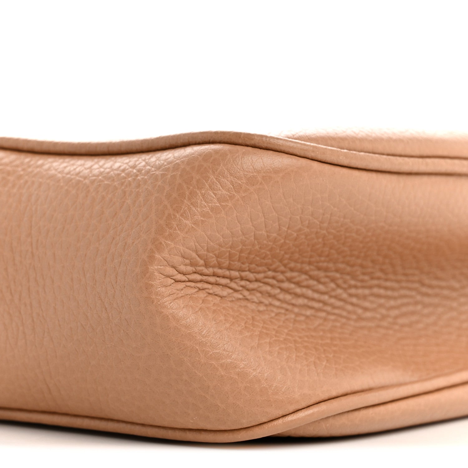 Gucci Pebbled Calfskin Small Soho Disco Bag Camelia