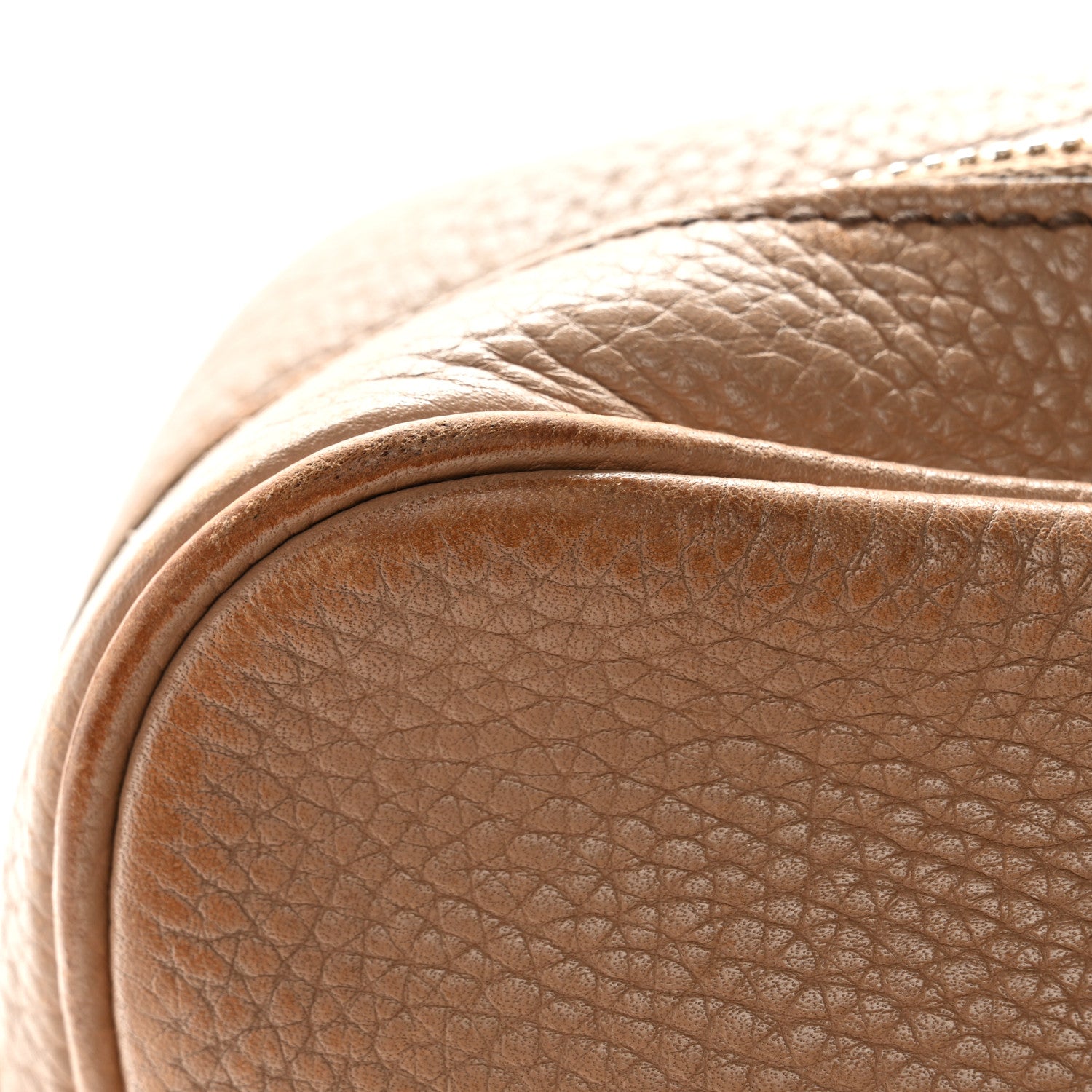 Gucci Pebbled Calfskin Small Soho Disco Bag Camelia
