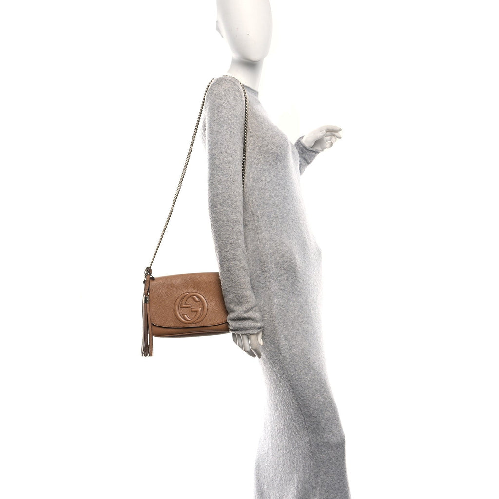 Gucci Pebbled Calfskin Medium Soho Flap Crossbody Camelia
