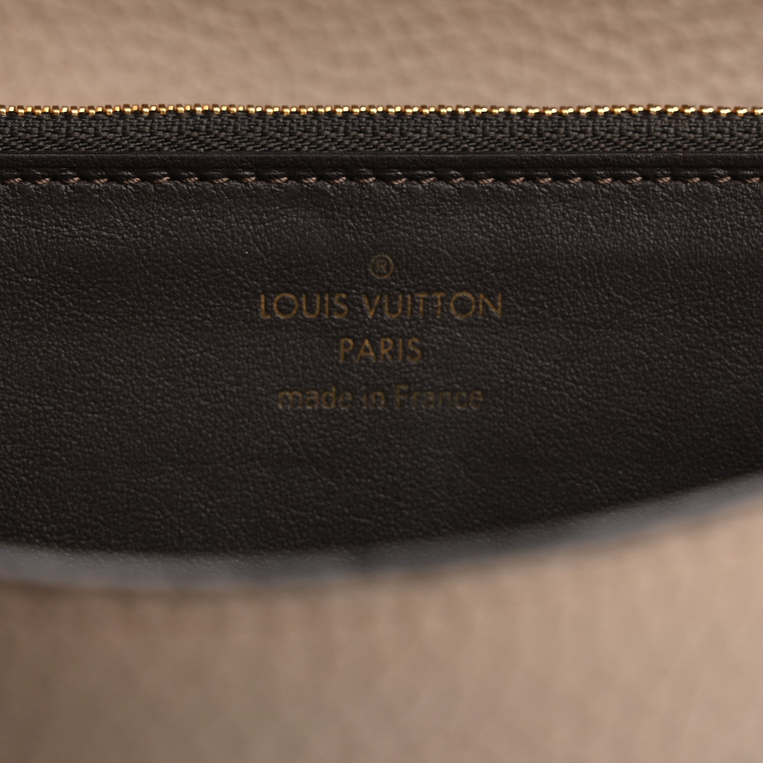Louis Vuitton Taurillon Capucines Wallet Galet