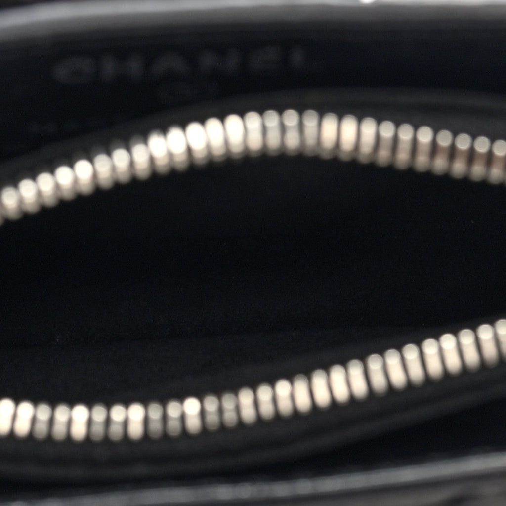 Caviar Quilted Mini Phone Holder Clutch With Chain Black