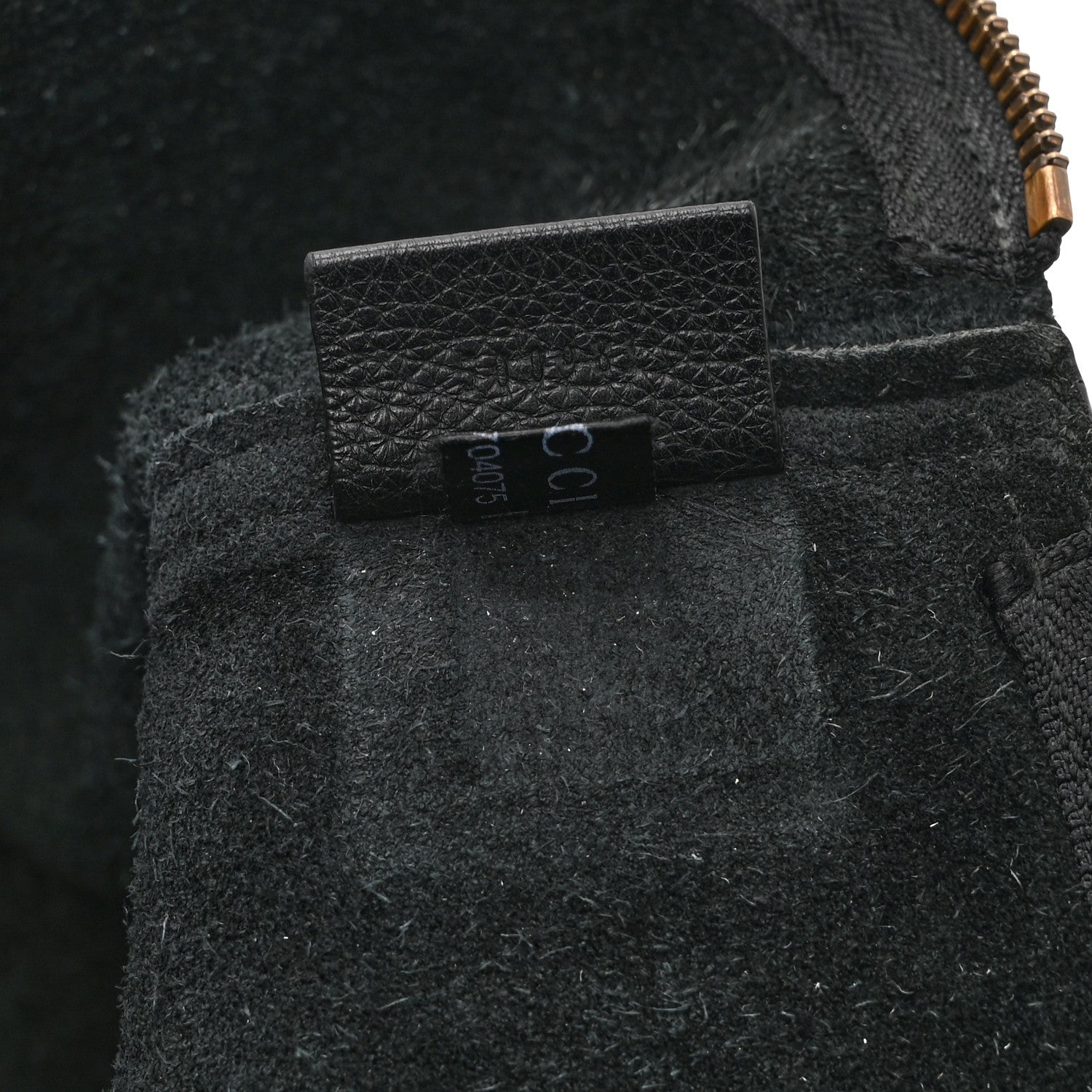 Gucci Pebbled Calfskin Medium Logo Portfolio Clutch Black
