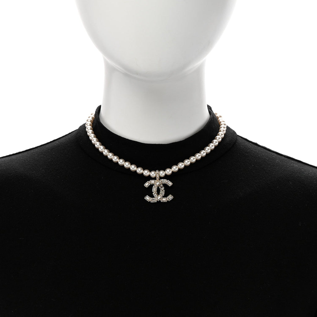 Pearl Crystal Baguette CC Short Necklace Gold