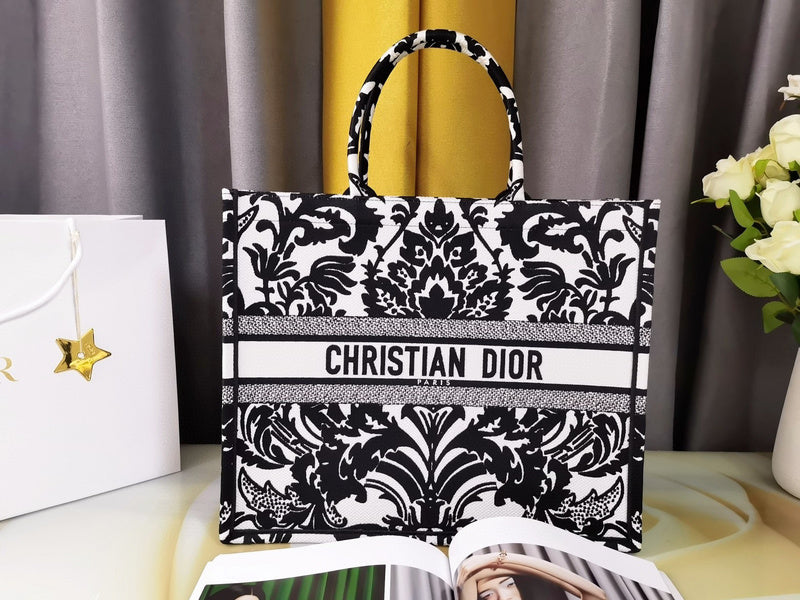 Dior Bags - 1960