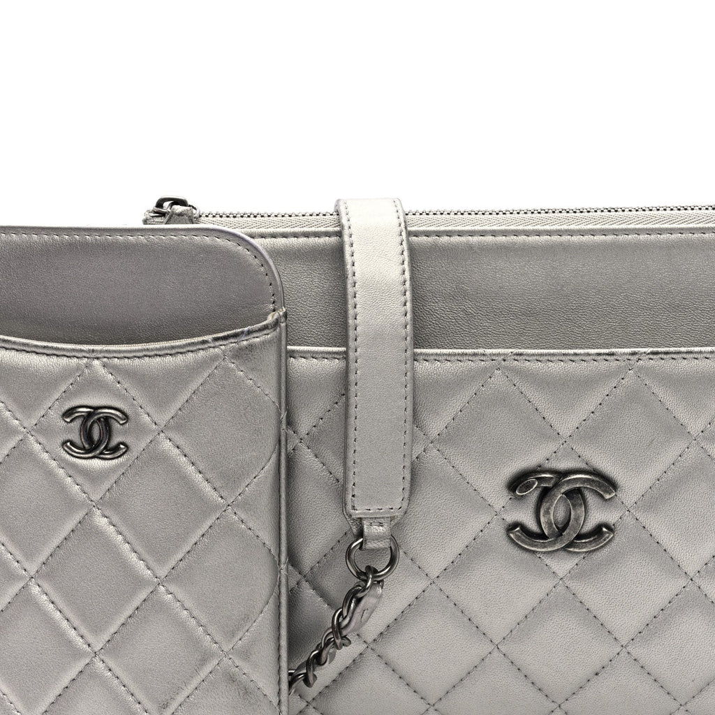 Chanel Metallic Lambskin Quilted Clutch With Chain Silver