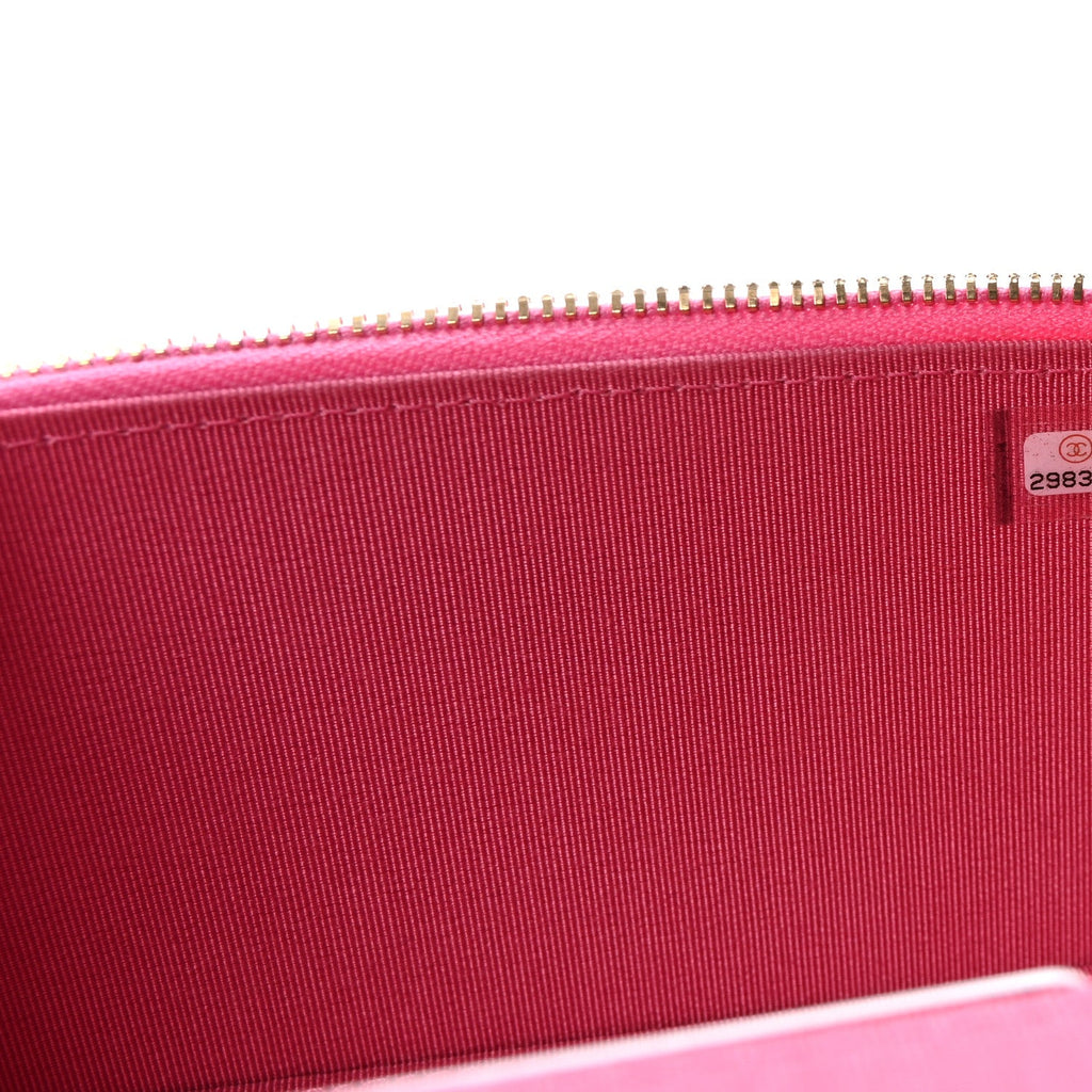 Chanel Caviar Quilted Small Vanity Case With Chain Pink