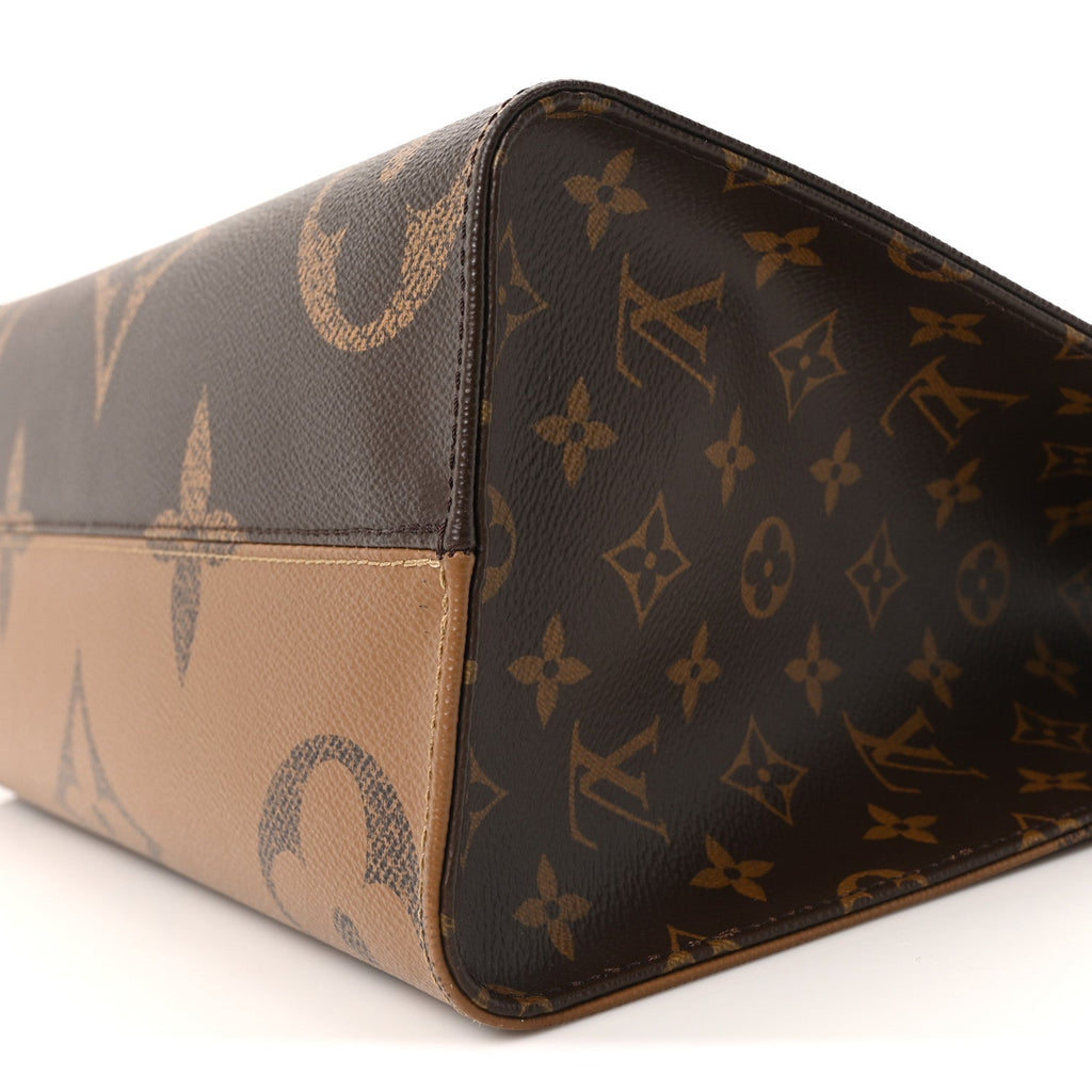 Louis Vuitton Reverse Monogram Giant Onthego MM