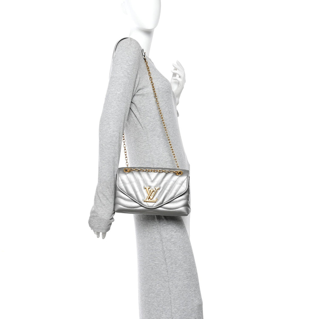Louis Vuitton Metallic Calfskin New Wave Chain Bag MM NM Silver
