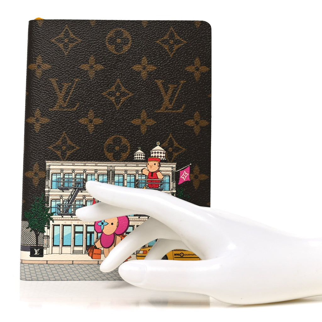 Louis Vuitton Monogram 2022 Christmas Animation New York Soho Clemence Notebook