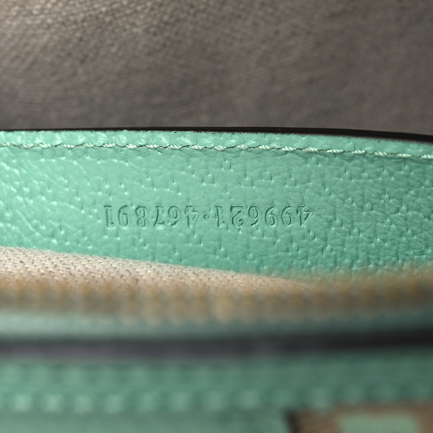 Gucci Monogram Jumbo GG Textured Dollar Calfskin Small Ophidia Dome Shoulder Bag Beige Pepperlight Mint