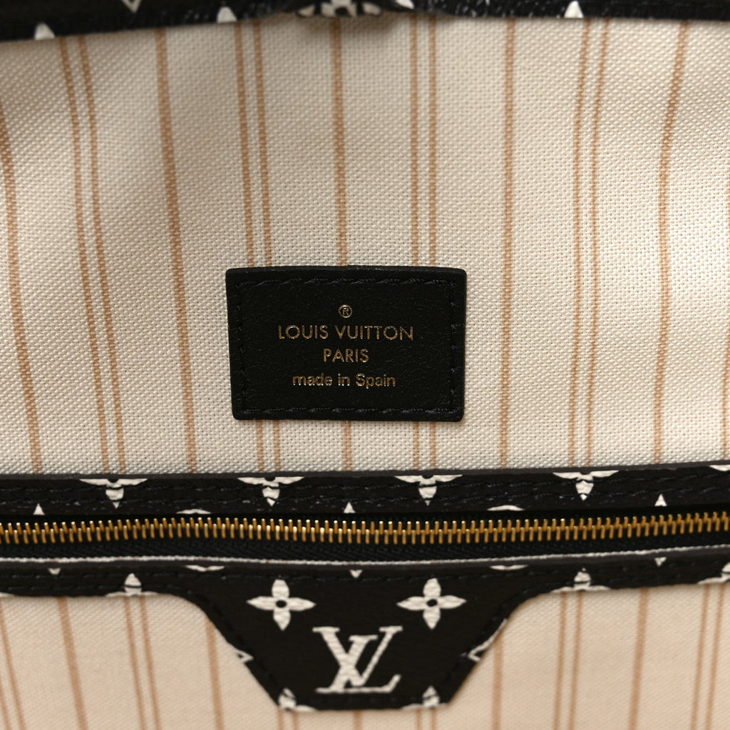 Louis Vuitton Monogram Giant Jungle Neverfull MM Ivory