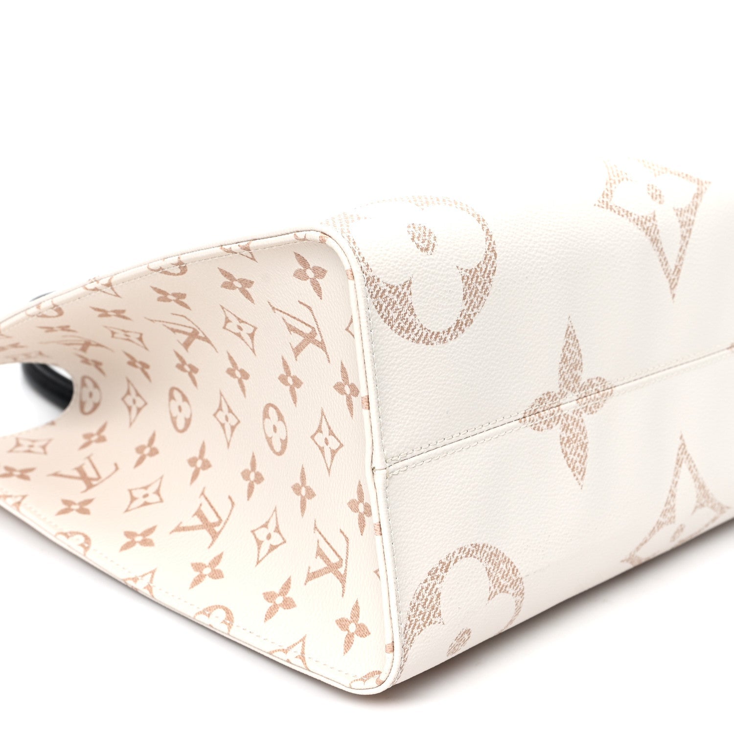 Louis Vuitton Monogram Dune Giant Onthego MM