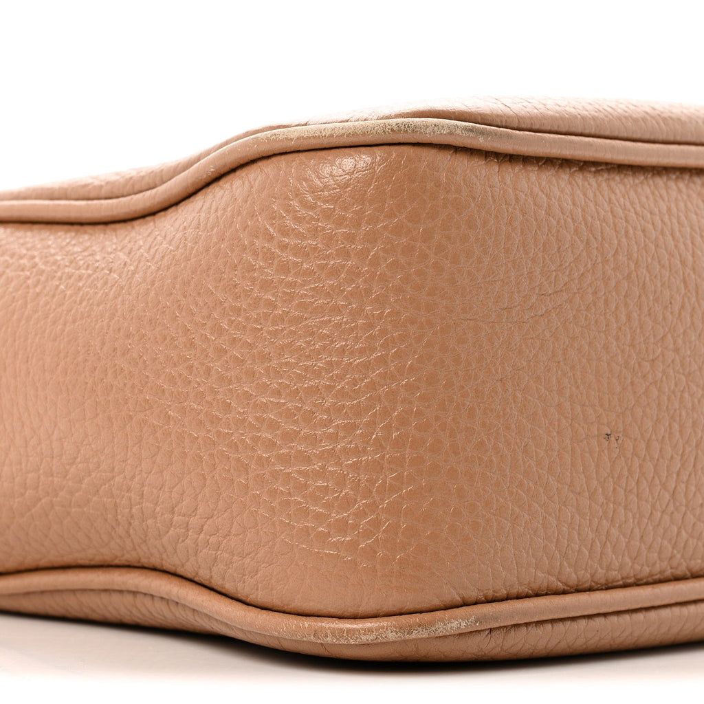 Gucci Pebbled Calfskin Small Soho Disco Bag Camelia