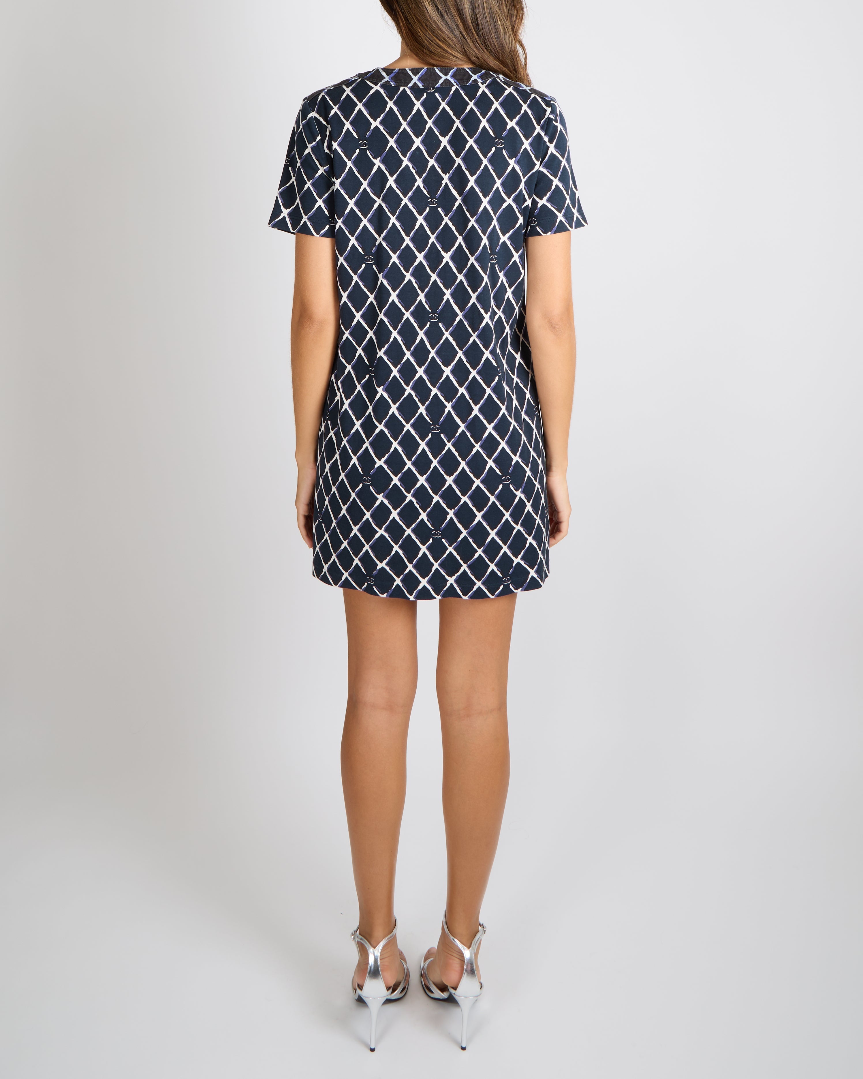 Chanel 2019 Coco Beach Black, Navy and White Quilted Print T-Shirt Mini Dress with Denim Collar Trim and CC Logos with Gold Anchor CC Logo Button Details Size FR 38 (UK 10)