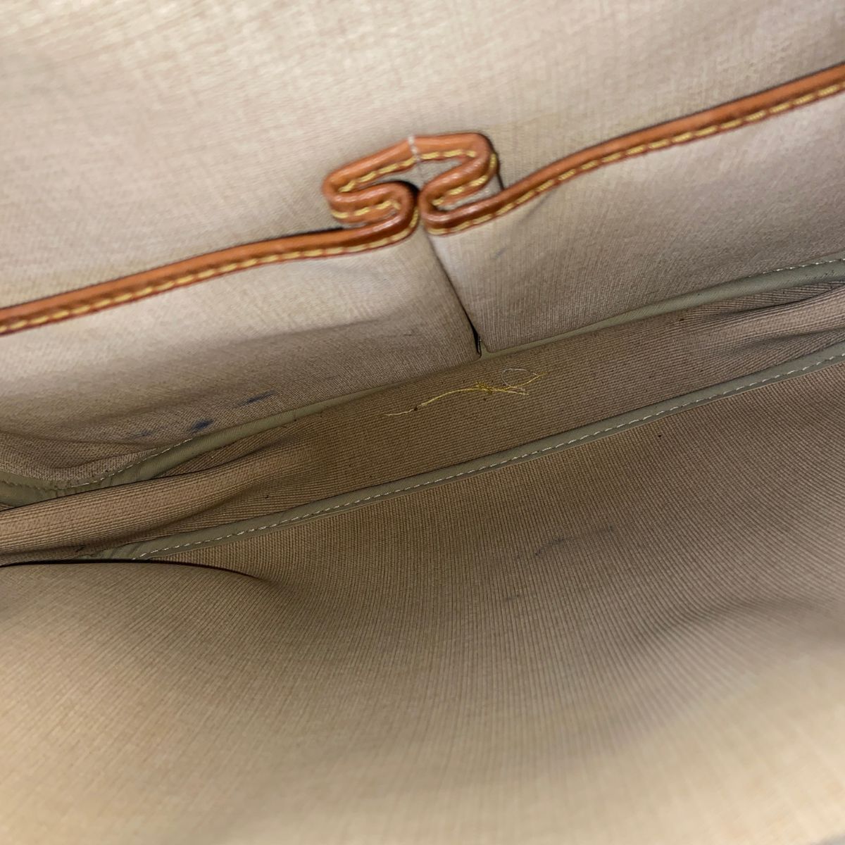 Louis Vuitton Reporter Monogram Canvas