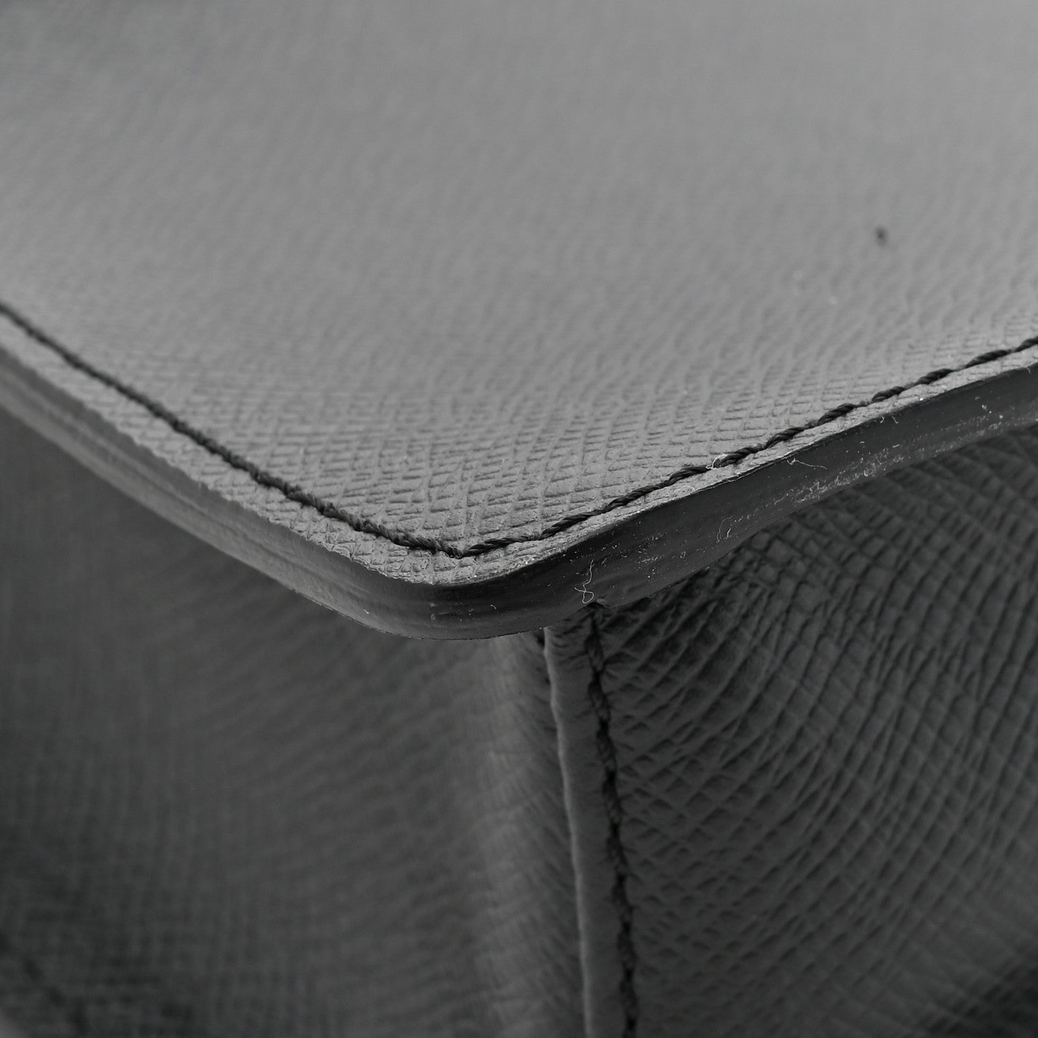 Louis Vuitton Taiga Neo Robusto 2 Compartment Briefcase Black