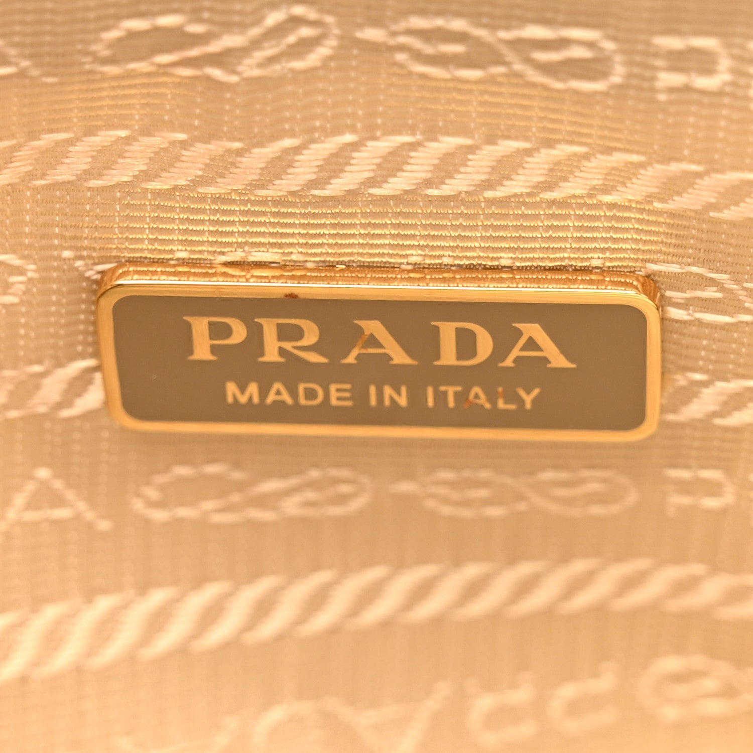 Prada Re-Nylon Spazzolato Re-Edition 2002 Shoulder Bag Deserto