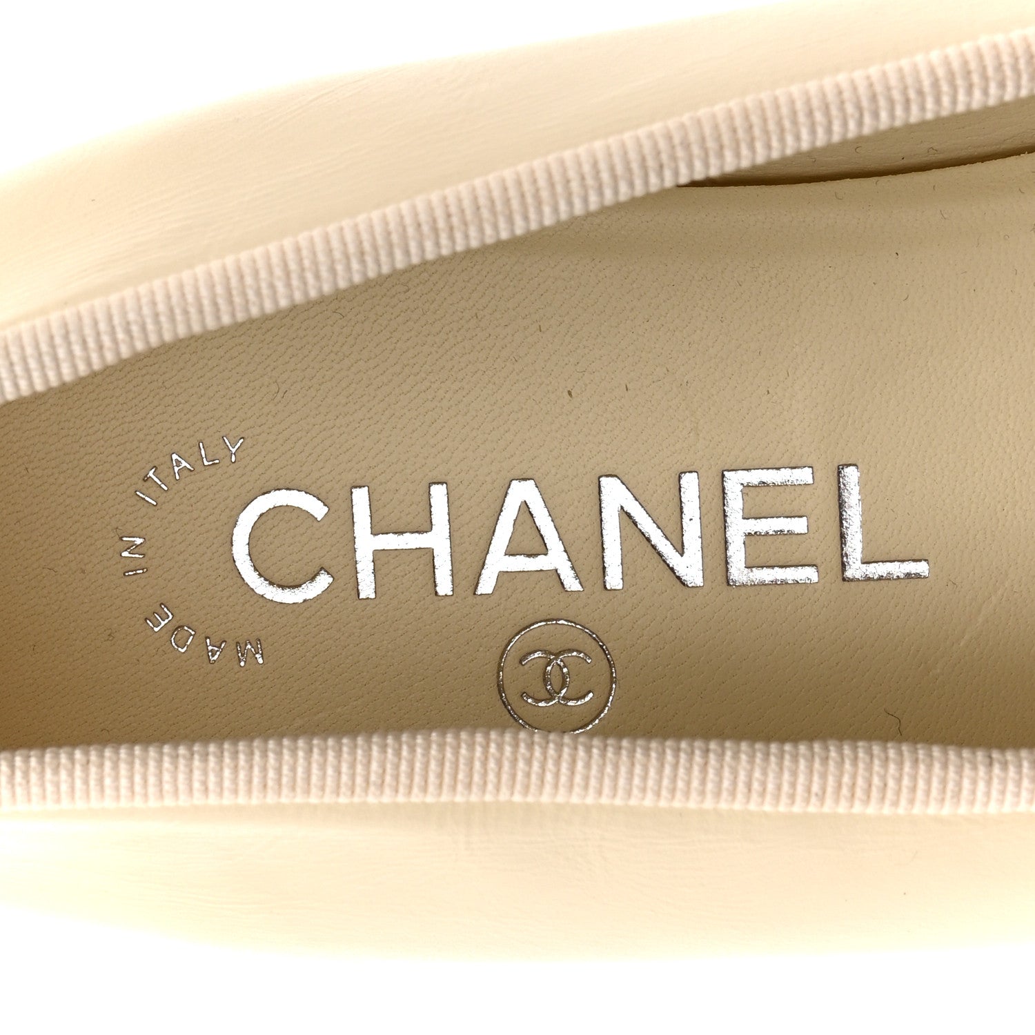 Calfskin Grosgrain Cap Toe CC Ballerina Flats 40 Ivory Black