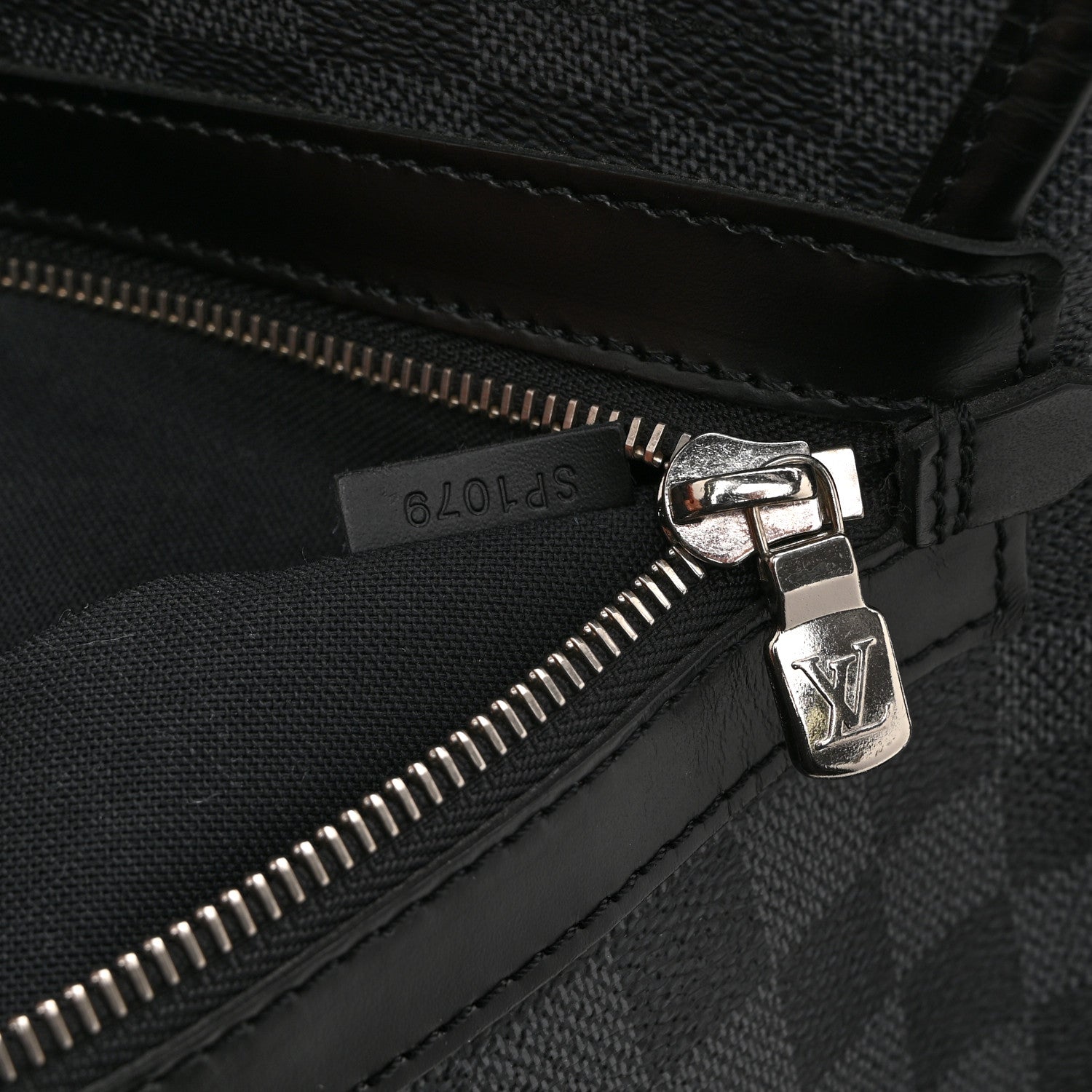 Louis Vuitton Damier Graphite Daniel MM