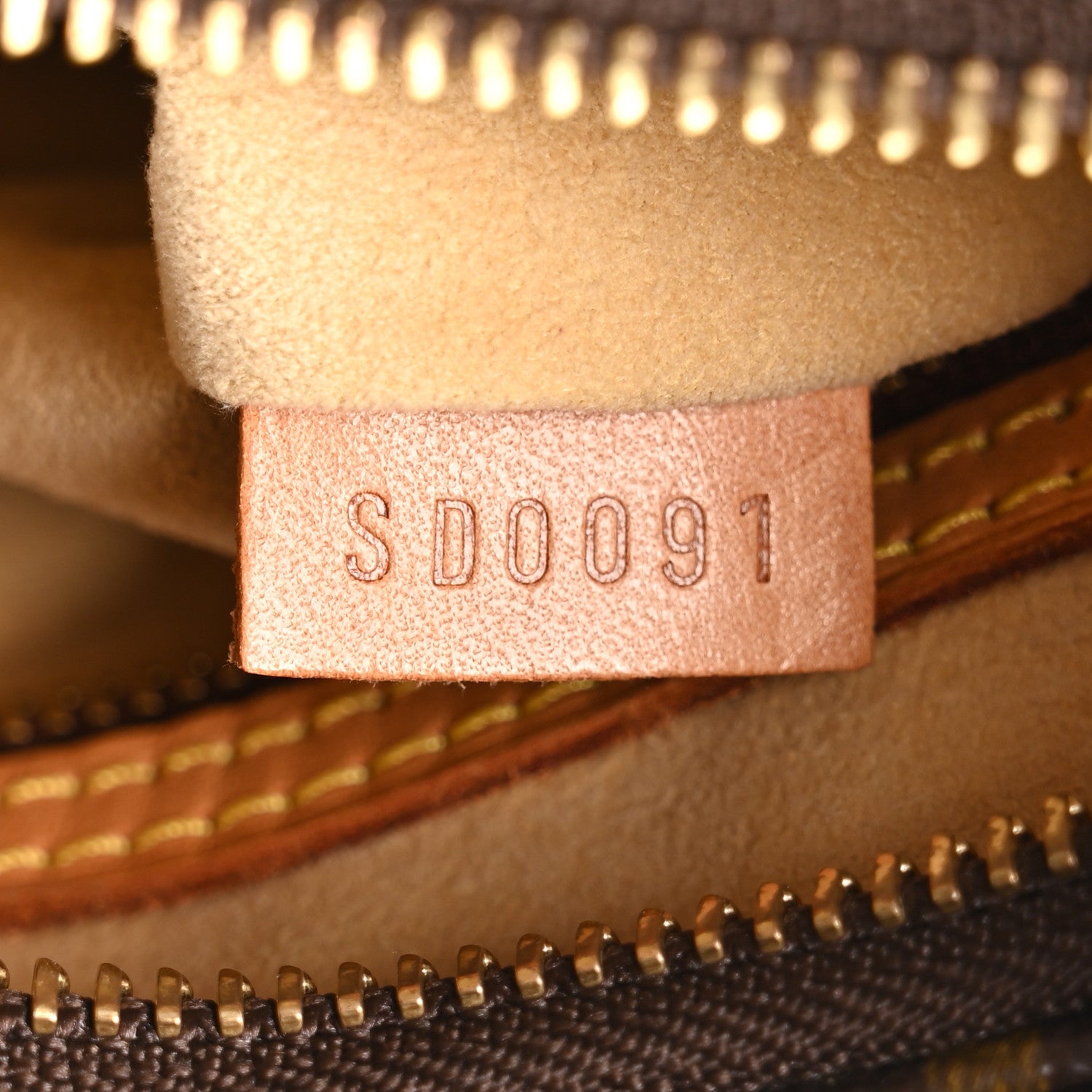 Louis Vuitton Monogram Looping MM