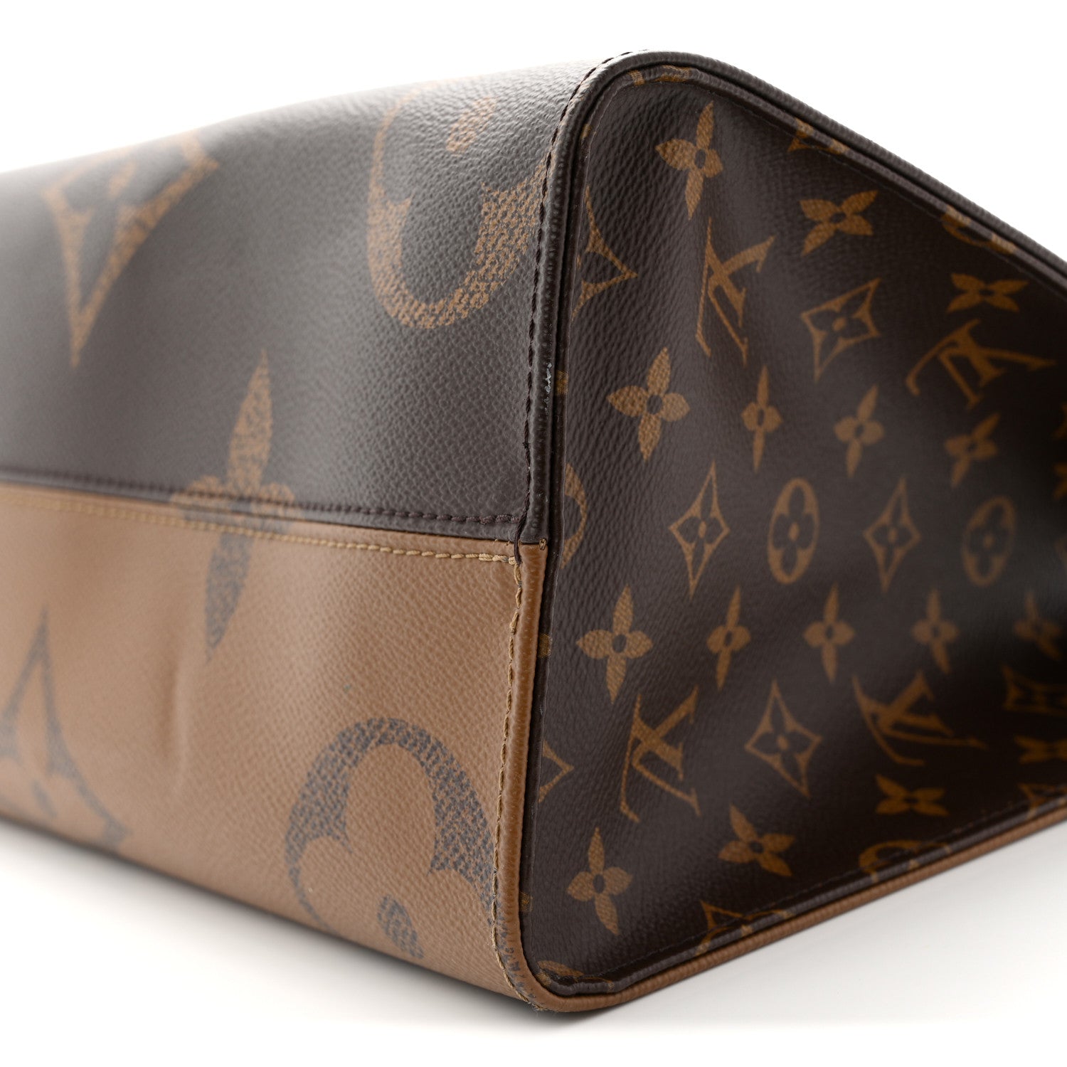 Louis Vuitton Reverse Monogram Giant Onthego MM