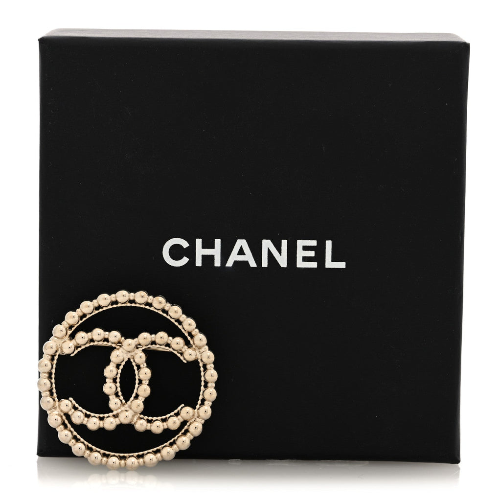 Metal Bead CC Round Brooch Gold