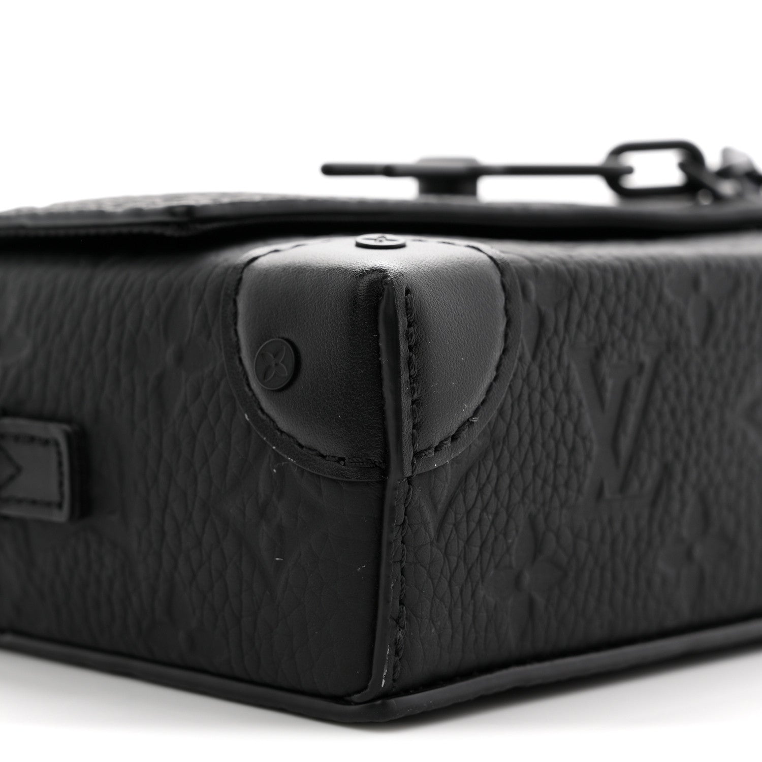 Louis Vuitton Taurillon Monogram Steamer Wearable Wallet Black
