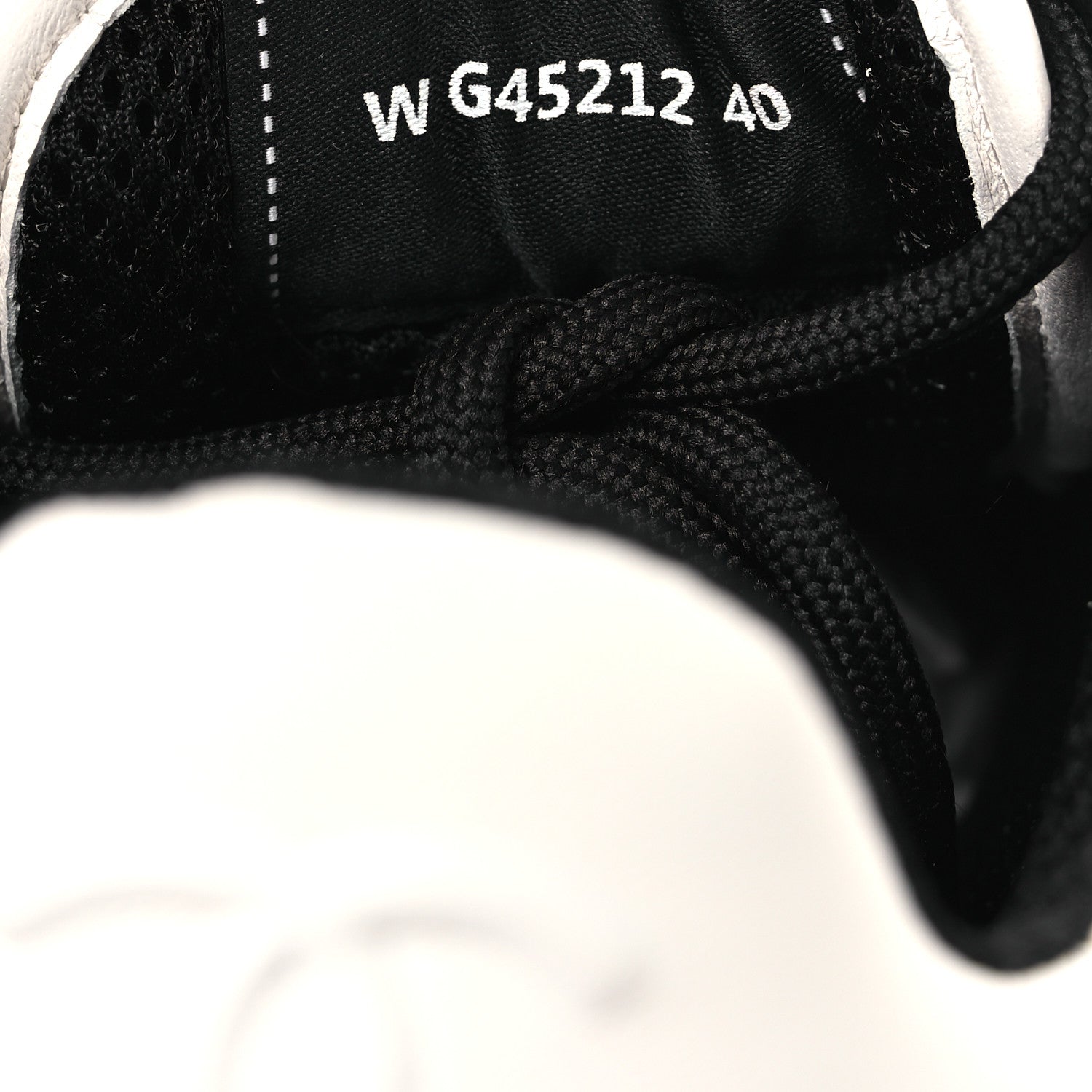 Lambskin Suede Calfskin Sneakers 40 Ivory White Black