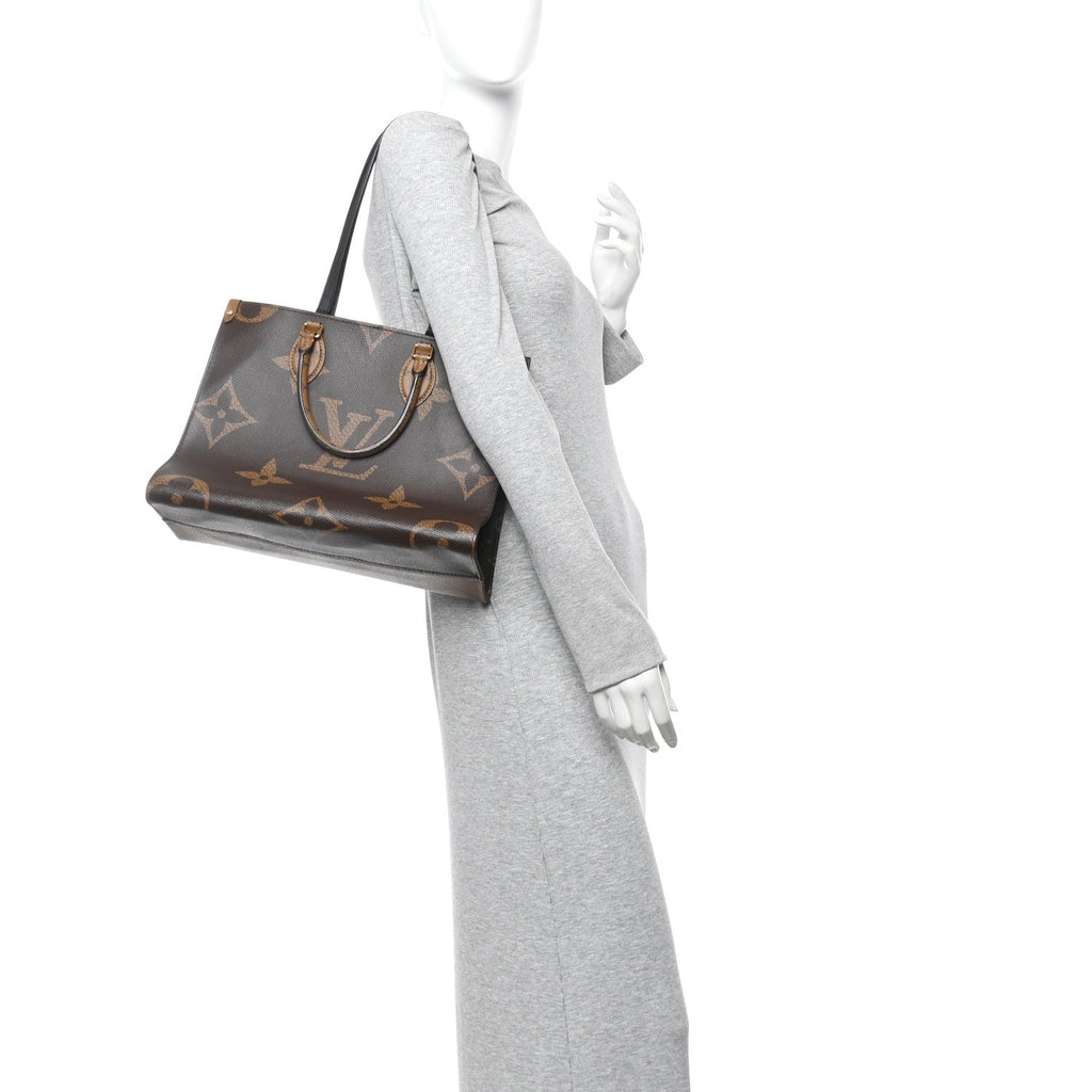 Louis Vuitton Reverse Monogram Giant Onthego MM