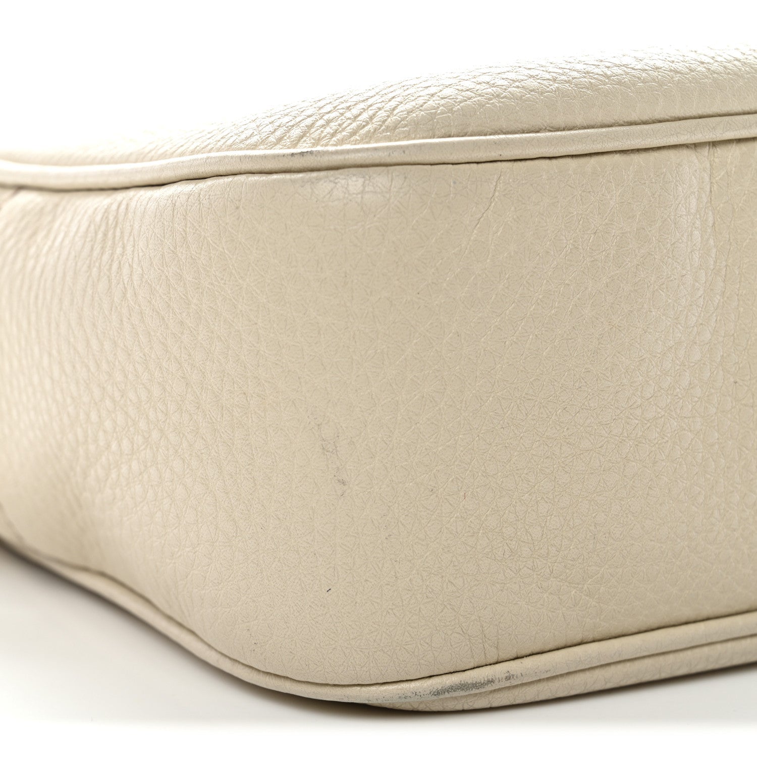 Gucci Pebbled Calfskin Small Soho Disco Bag Off White