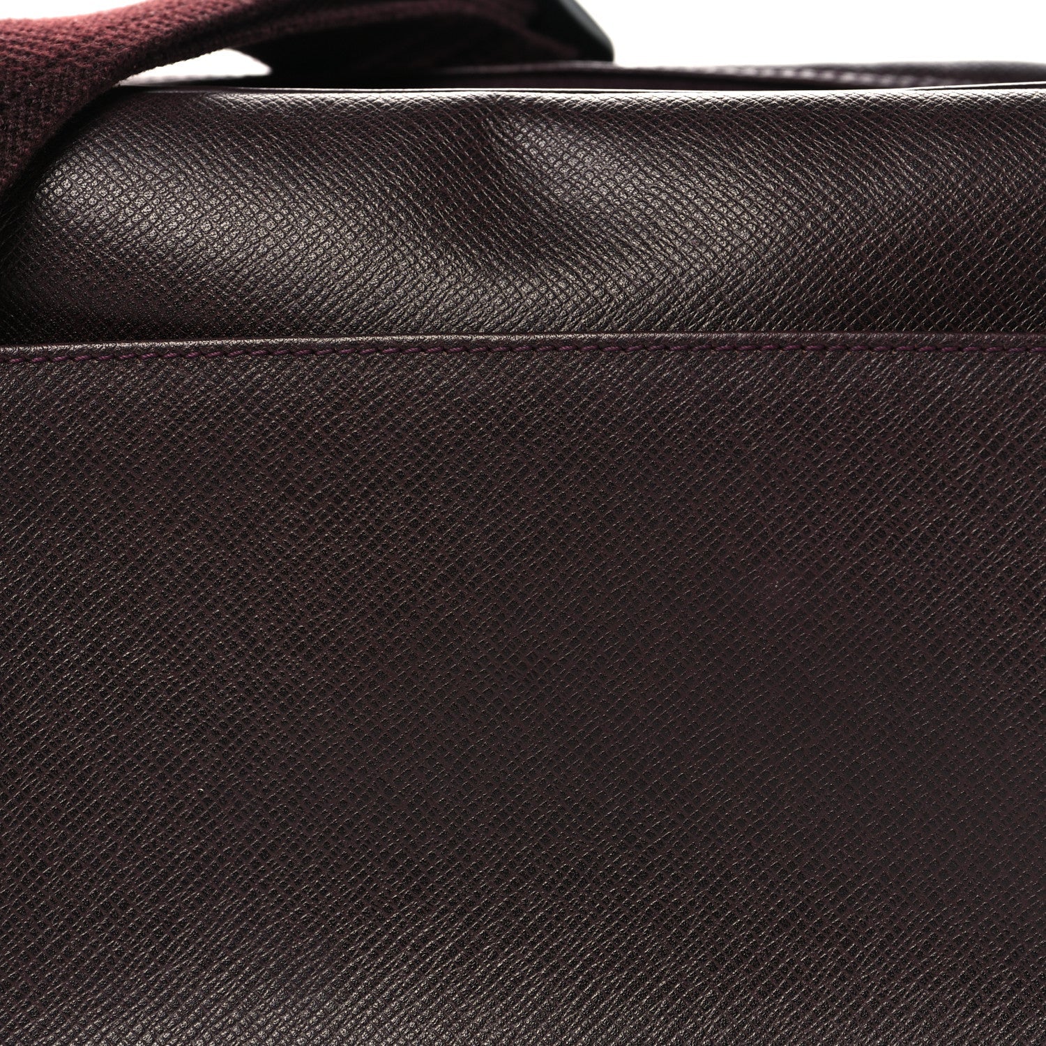 Louis Vuitton Taiga Reporter Messenger Acajou