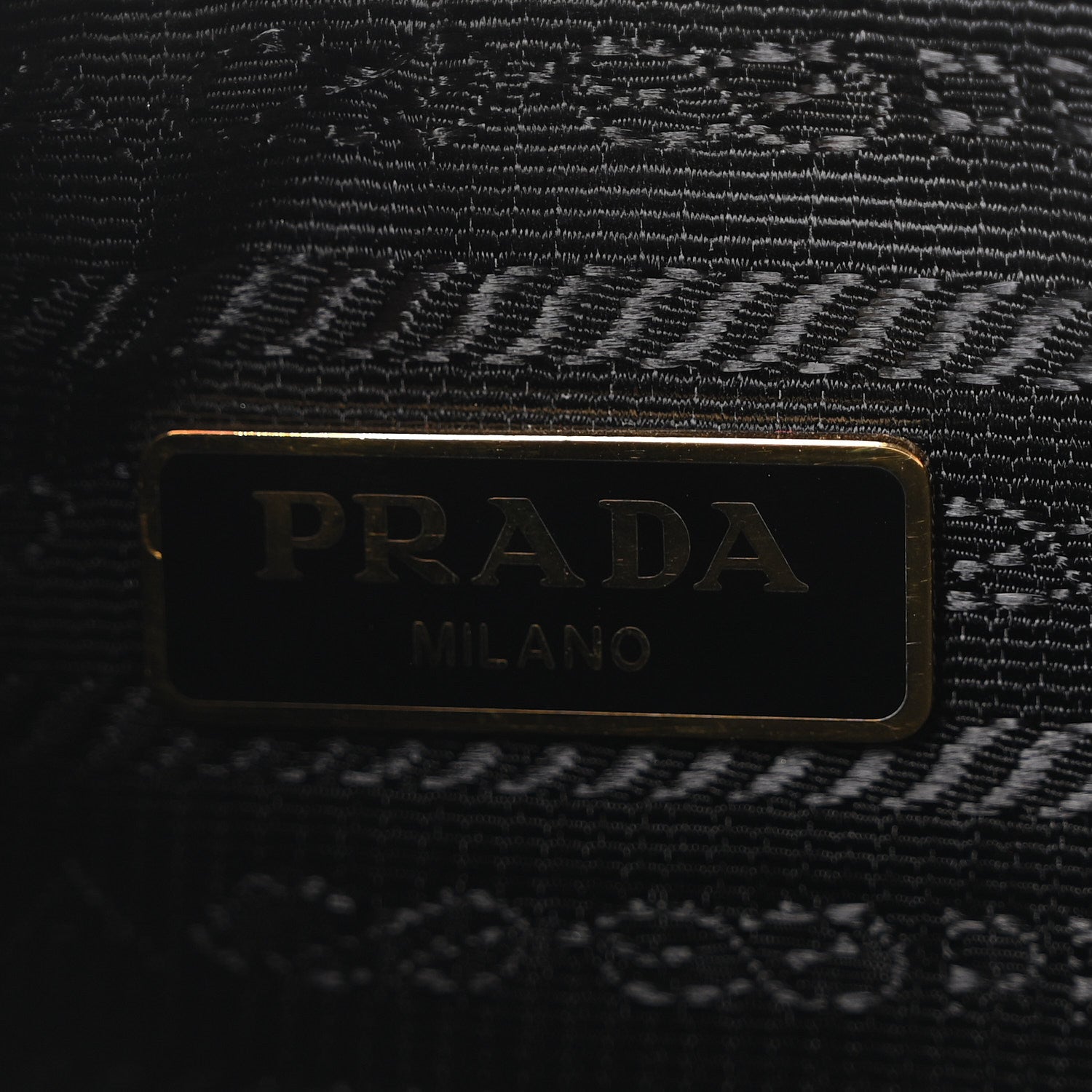 Prada Saffiano Re-Edition 2005 Shoulder Bag White