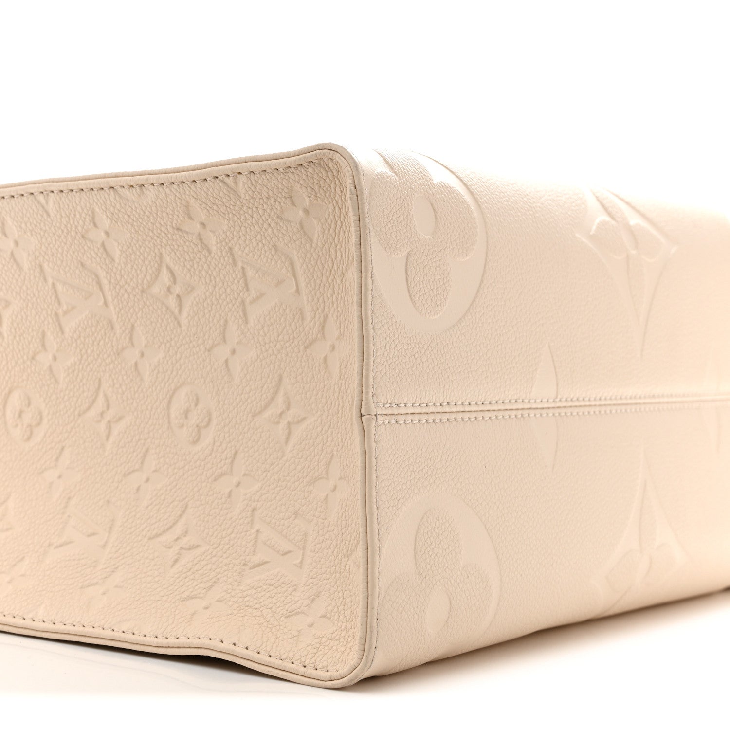 Louis Vuitton Empreinte Monogram Giant Onthego MM Creme