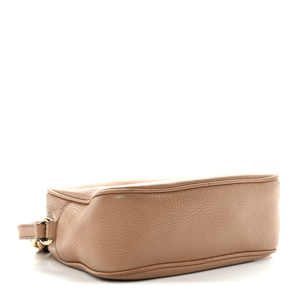 Gucci Pebbled Calfskin Small Soho Disco Bag Camelia