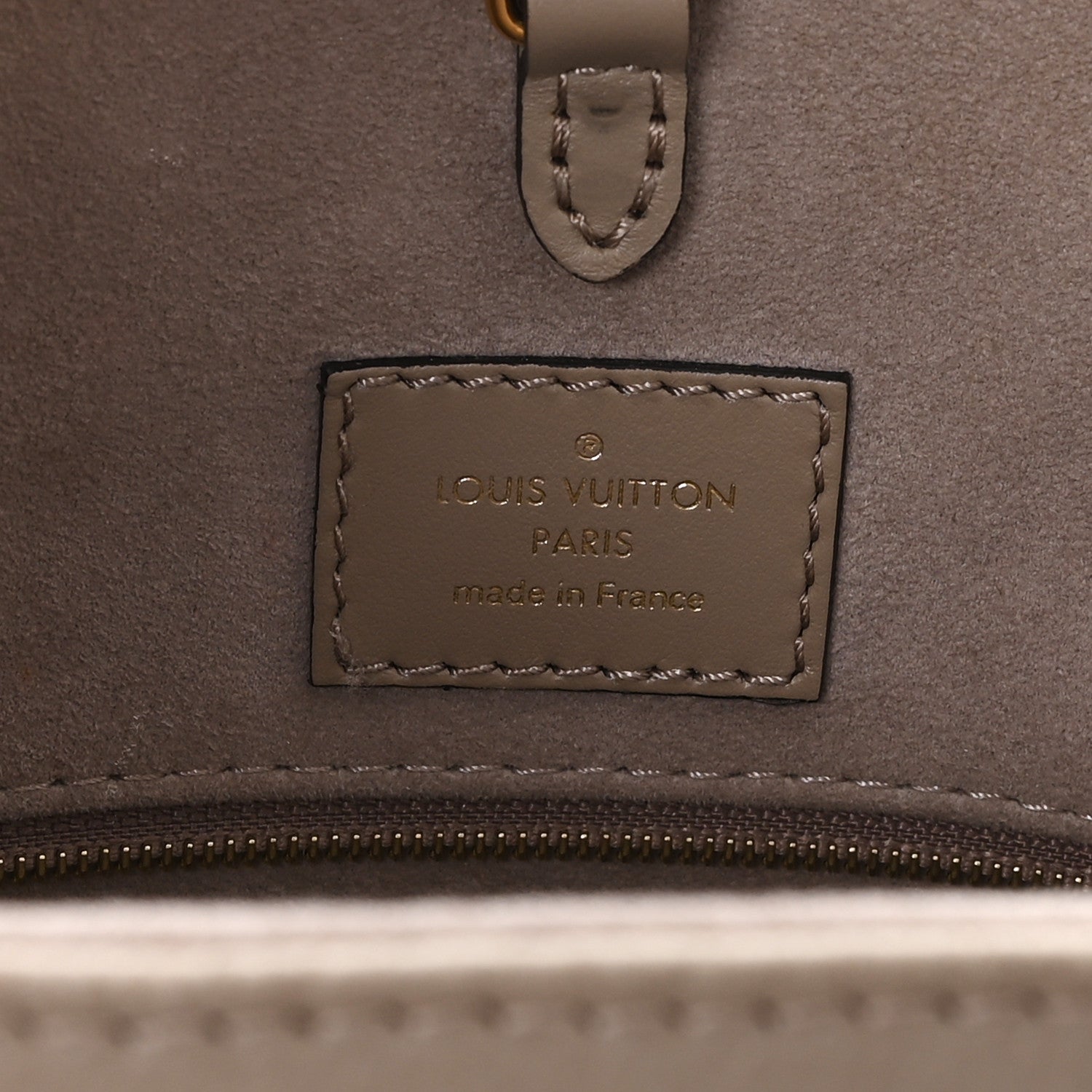 Louis Vuitton Empreinte Monogram Giant Onthego MM Tourterelle Creme