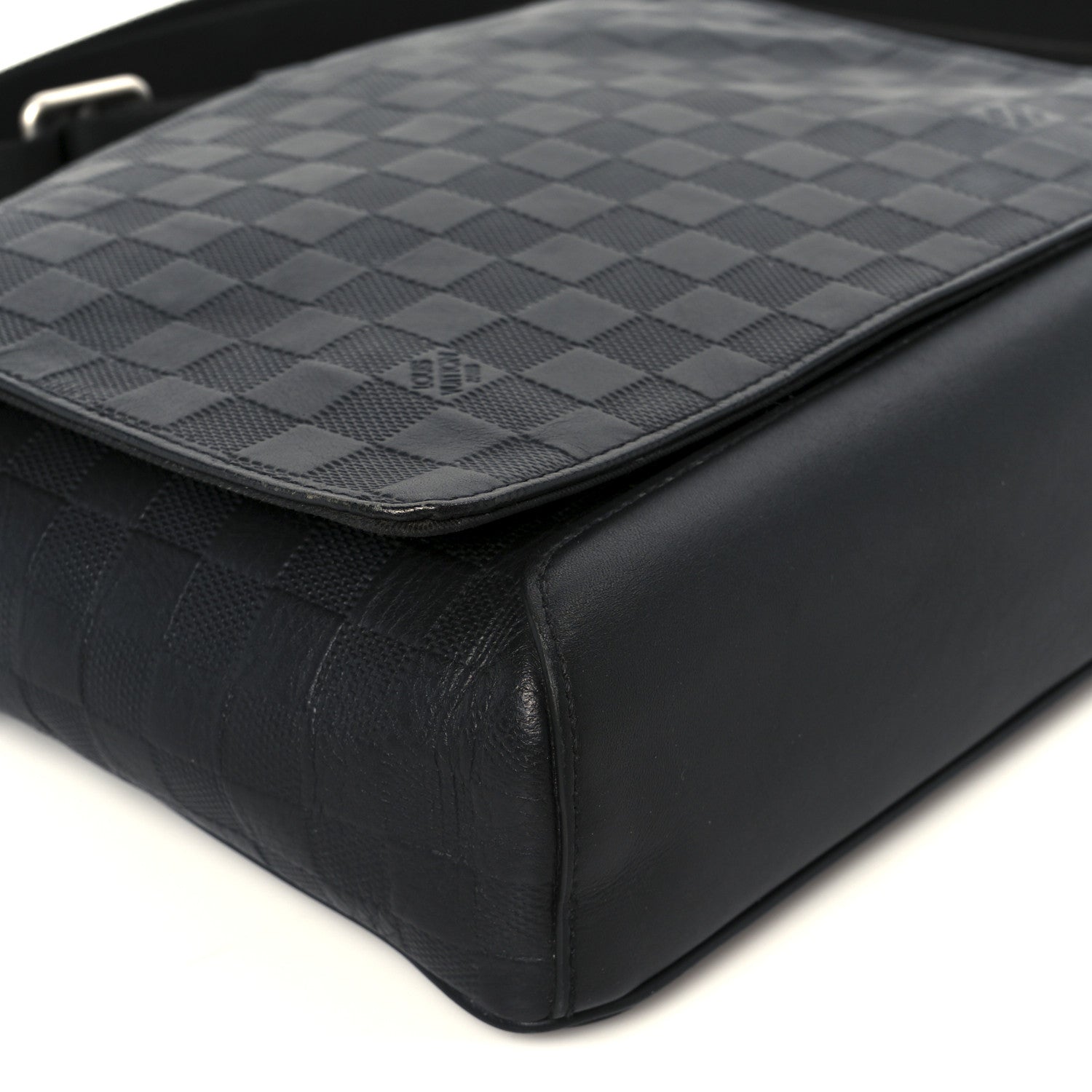 Louis Vuitton Damier Infini District PM Onyx